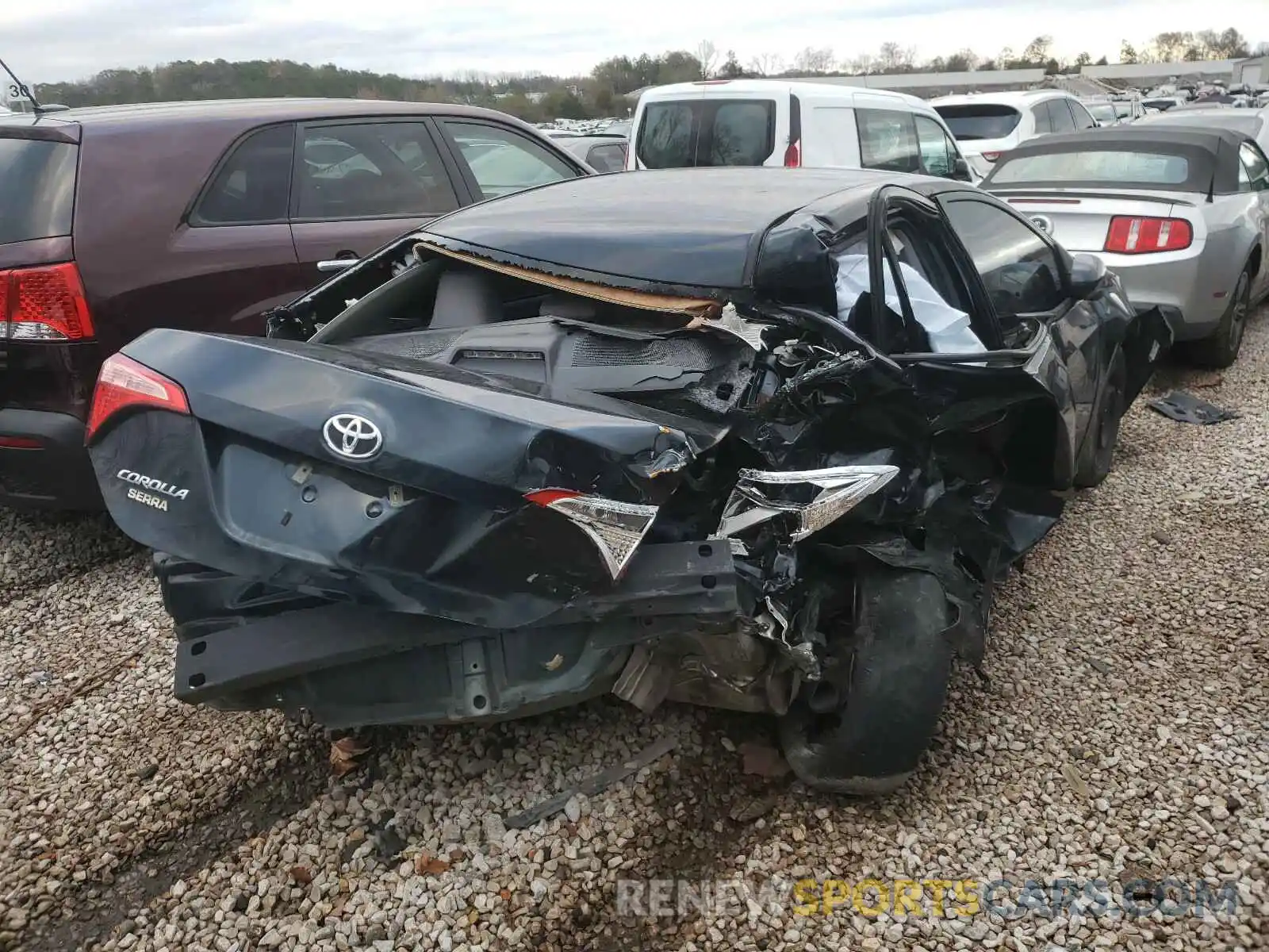 4 Photograph of a damaged car 2T1BURHE9KC183702 TOYOTA COROLLA 2019