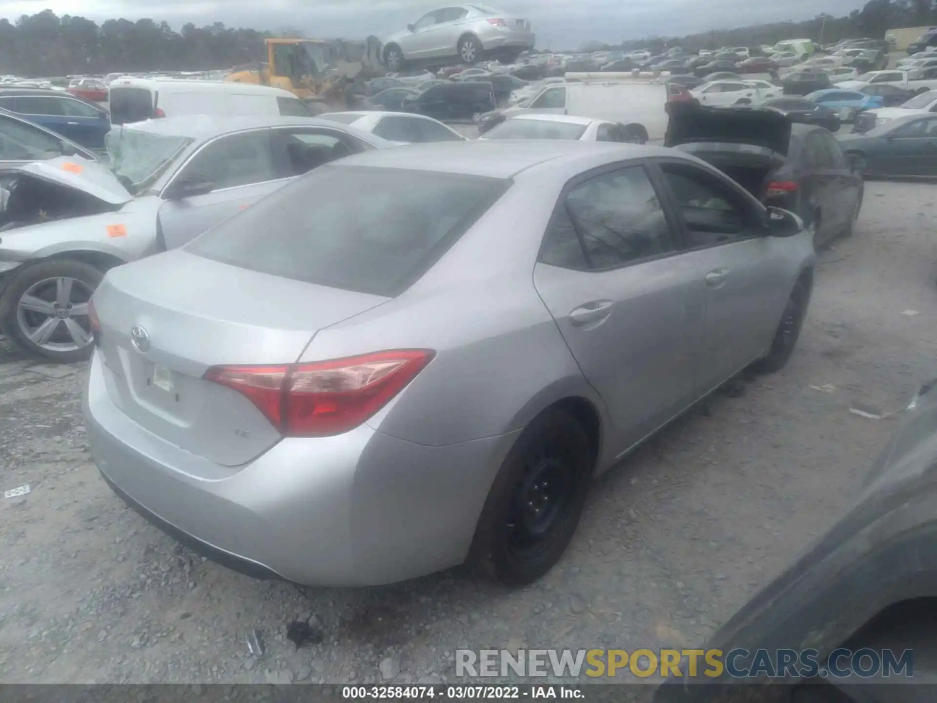 4 Photograph of a damaged car 2T1BURHE9KC184347 TOYOTA COROLLA 2019