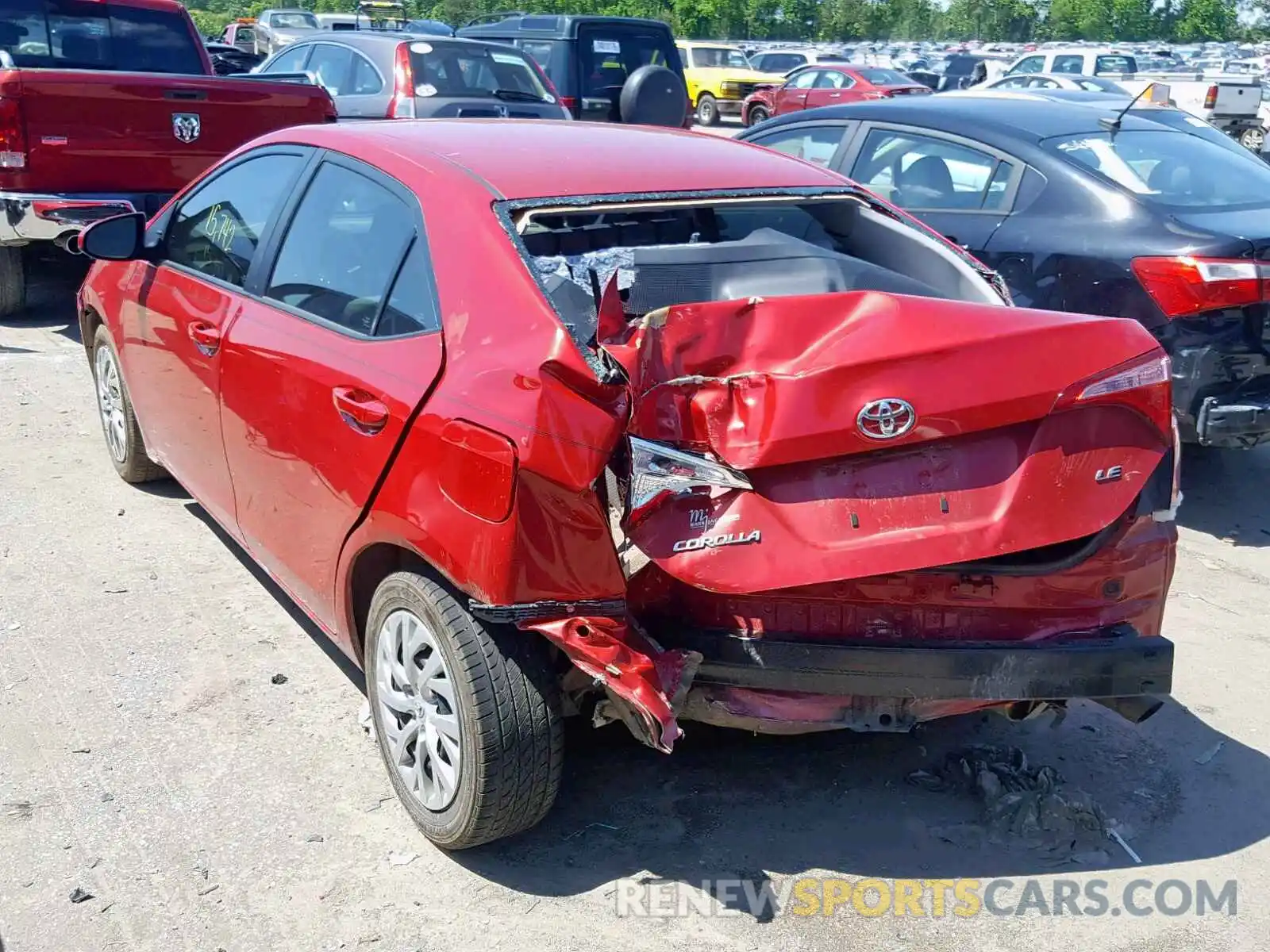 3 Photograph of a damaged car 2T1BURHE9KC184428 TOYOTA COROLLA 2019