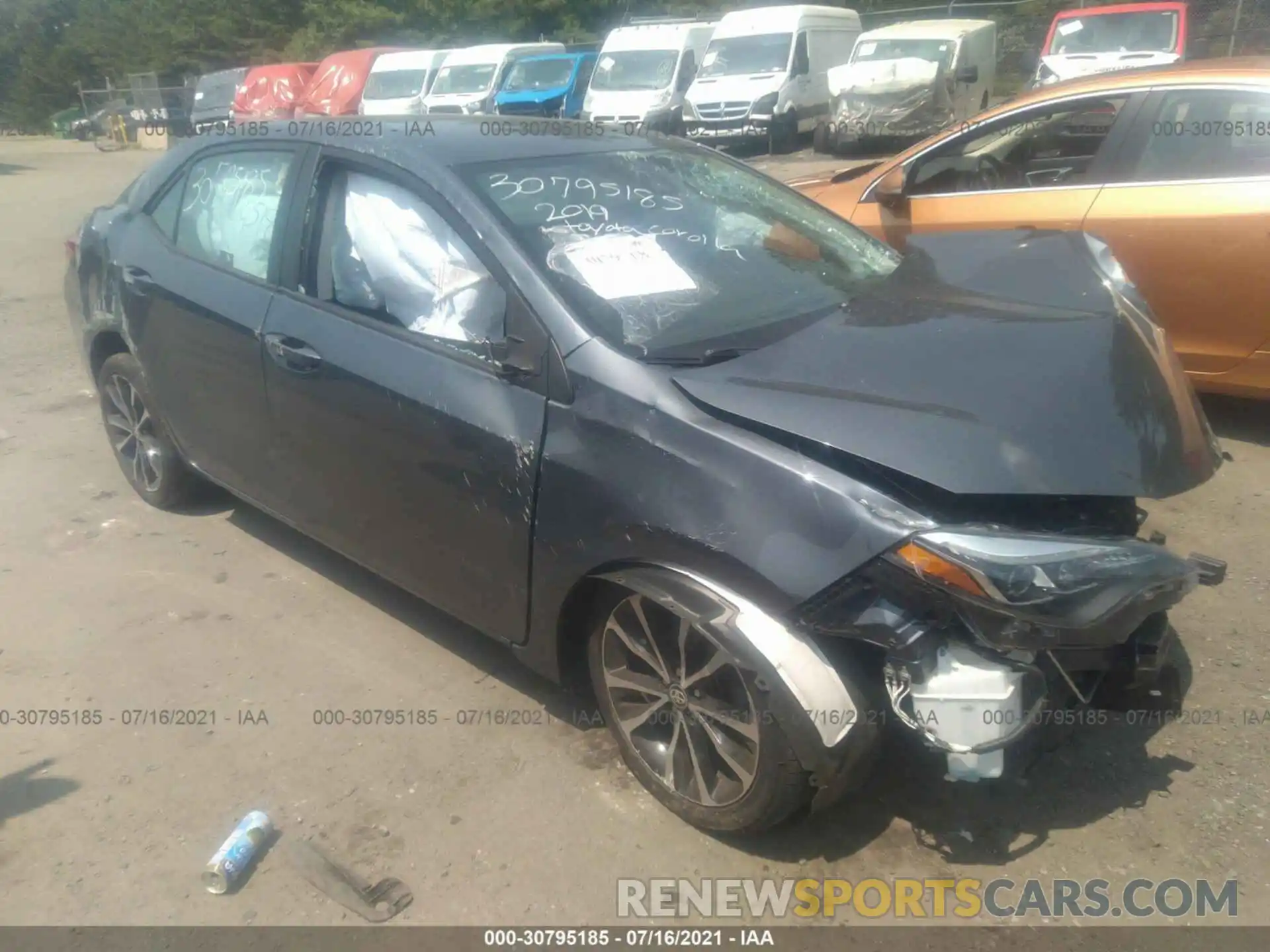 1 Photograph of a damaged car 2T1BURHE9KC185207 TOYOTA COROLLA 2019