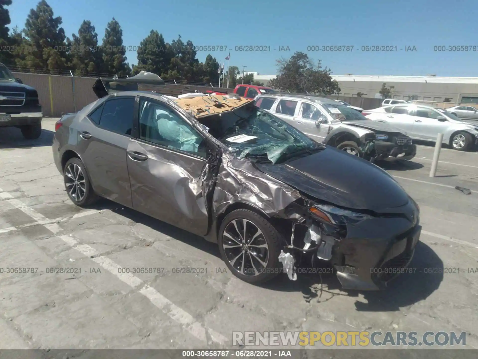 1 Photograph of a damaged car 2T1BURHE9KC185286 TOYOTA COROLLA 2019