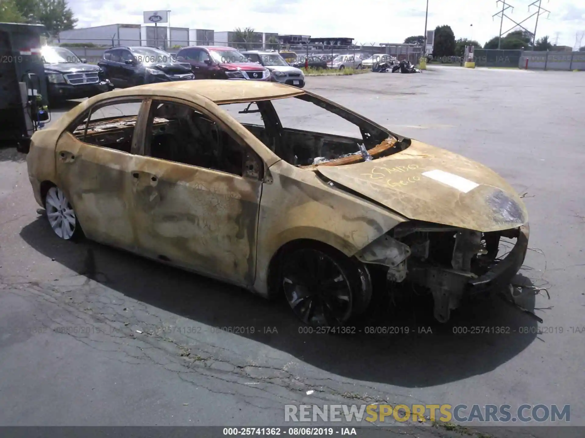 1 Photograph of a damaged car 2T1BURHE9KC185479 TOYOTA COROLLA 2019