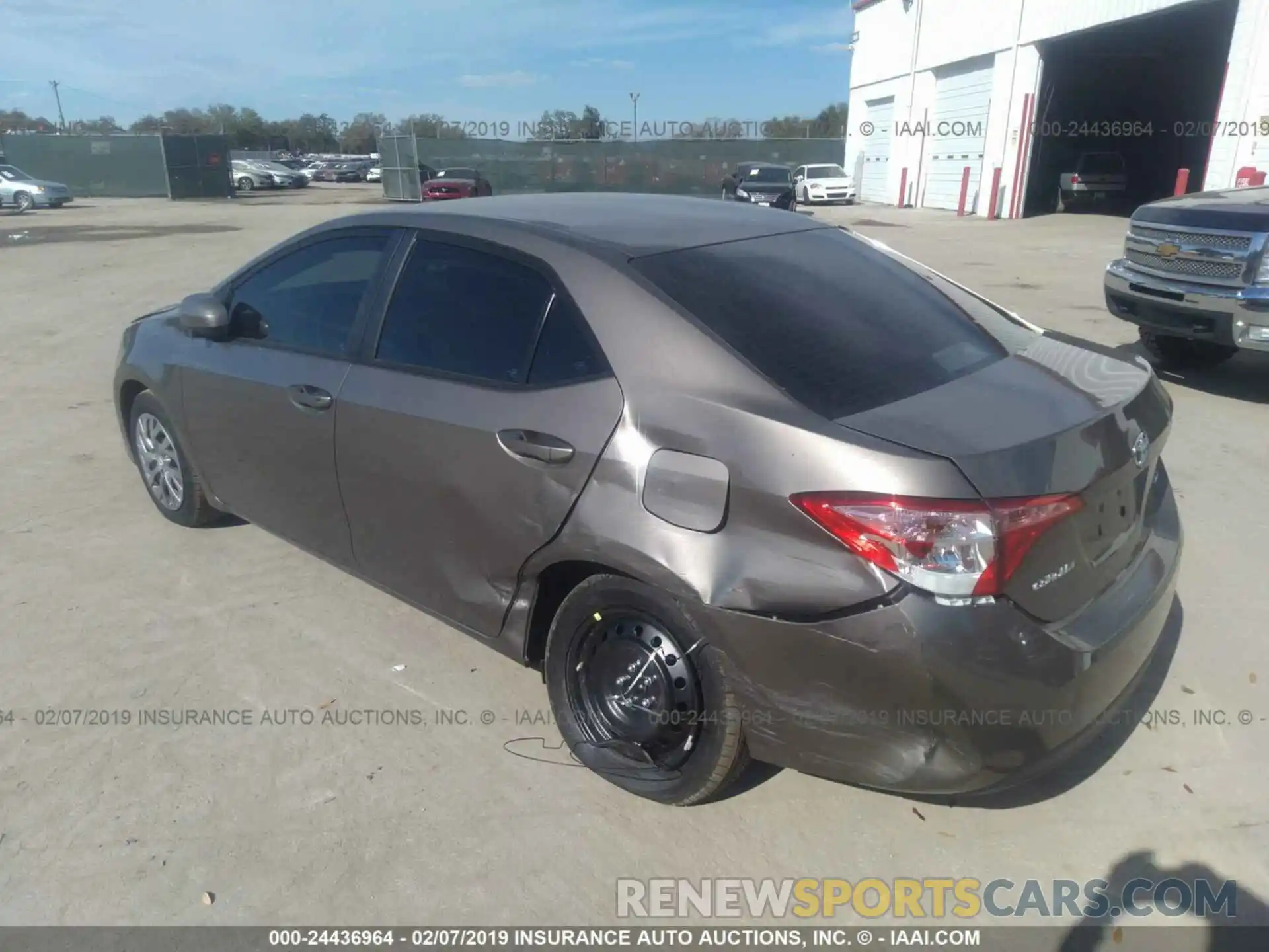 3 Photograph of a damaged car 2T1BURHE9KC185899 TOYOTA COROLLA 2019