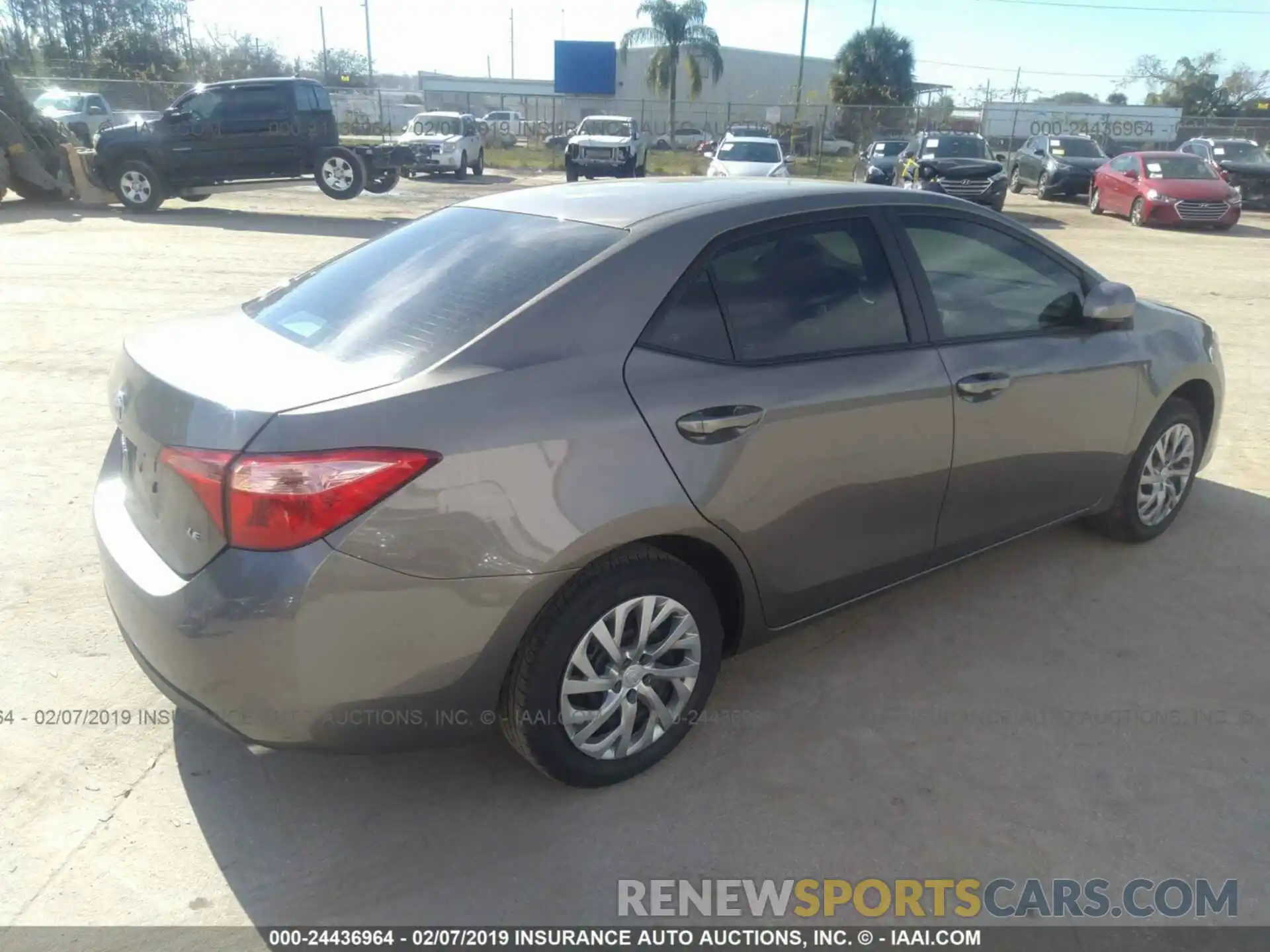 4 Photograph of a damaged car 2T1BURHE9KC185899 TOYOTA COROLLA 2019