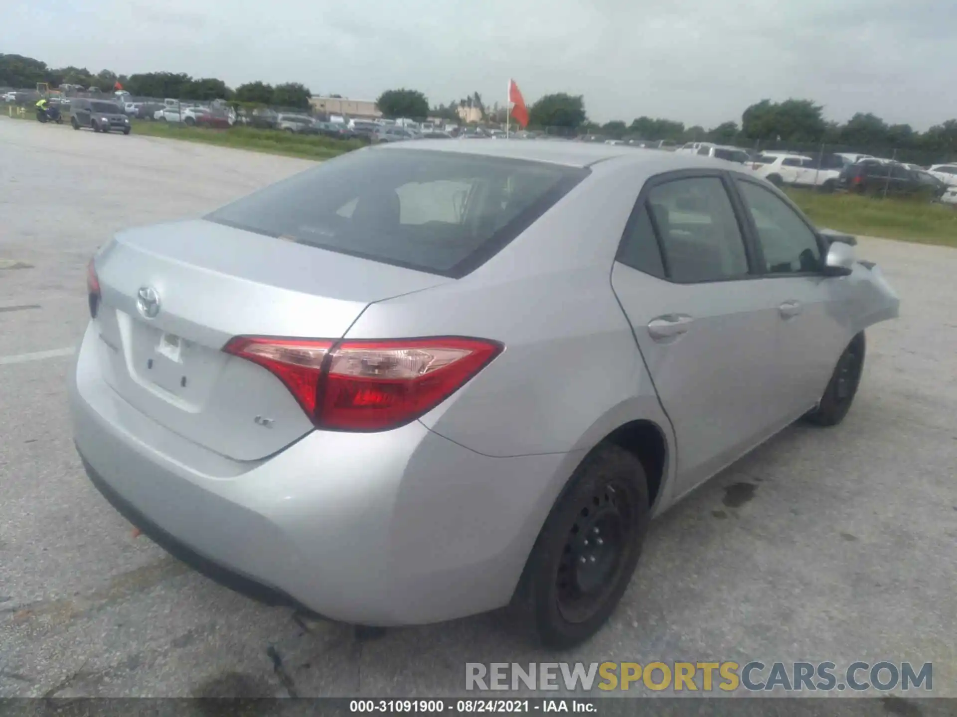 4 Photograph of a damaged car 2T1BURHE9KC185952 TOYOTA COROLLA 2019