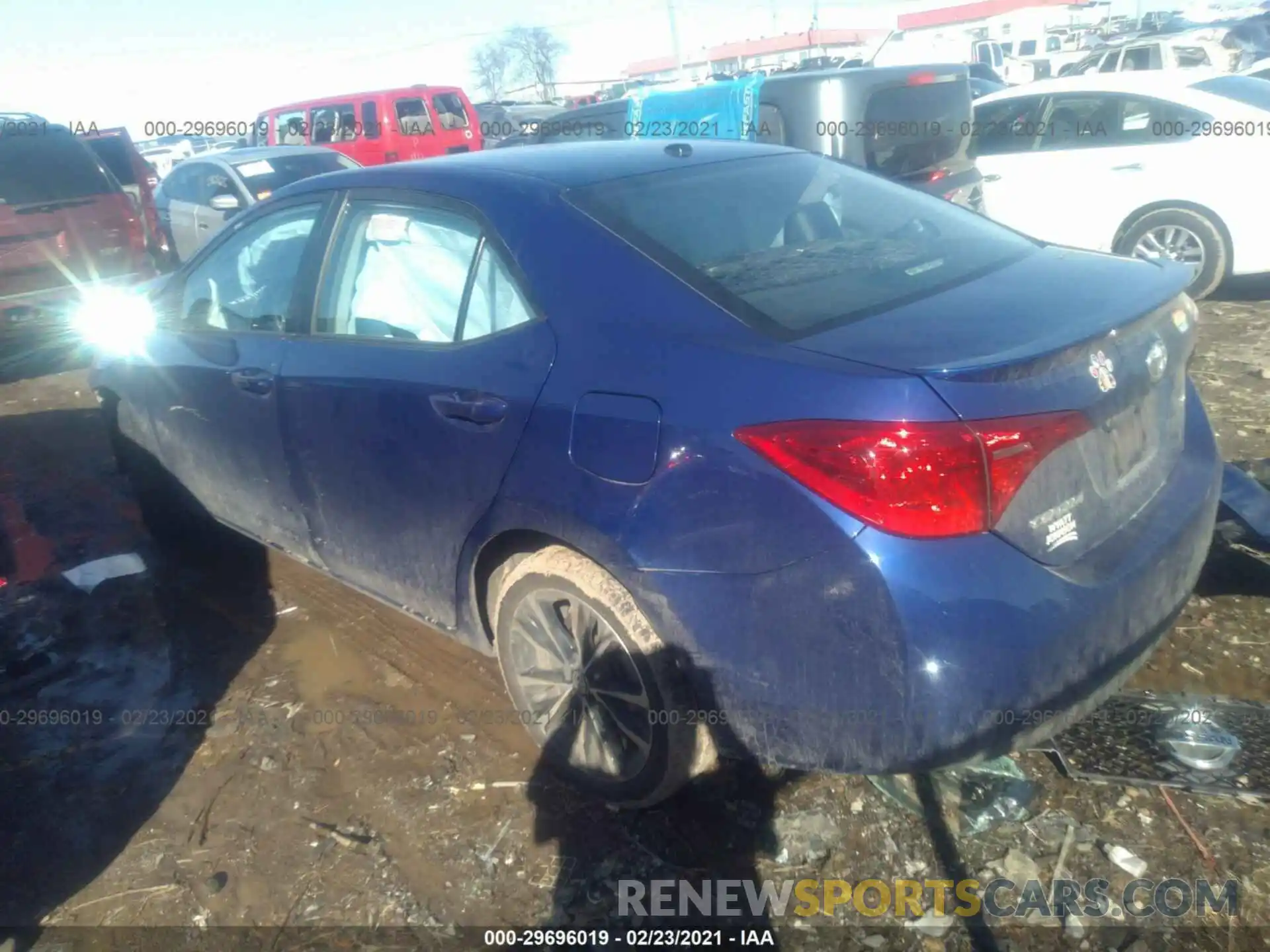 3 Photograph of a damaged car 2T1BURHE9KC186745 TOYOTA COROLLA 2019