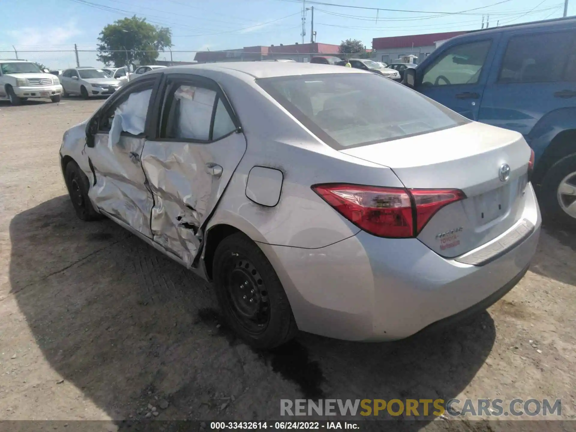 3 Photograph of a damaged car 2T1BURHE9KC190441 TOYOTA COROLLA 2019