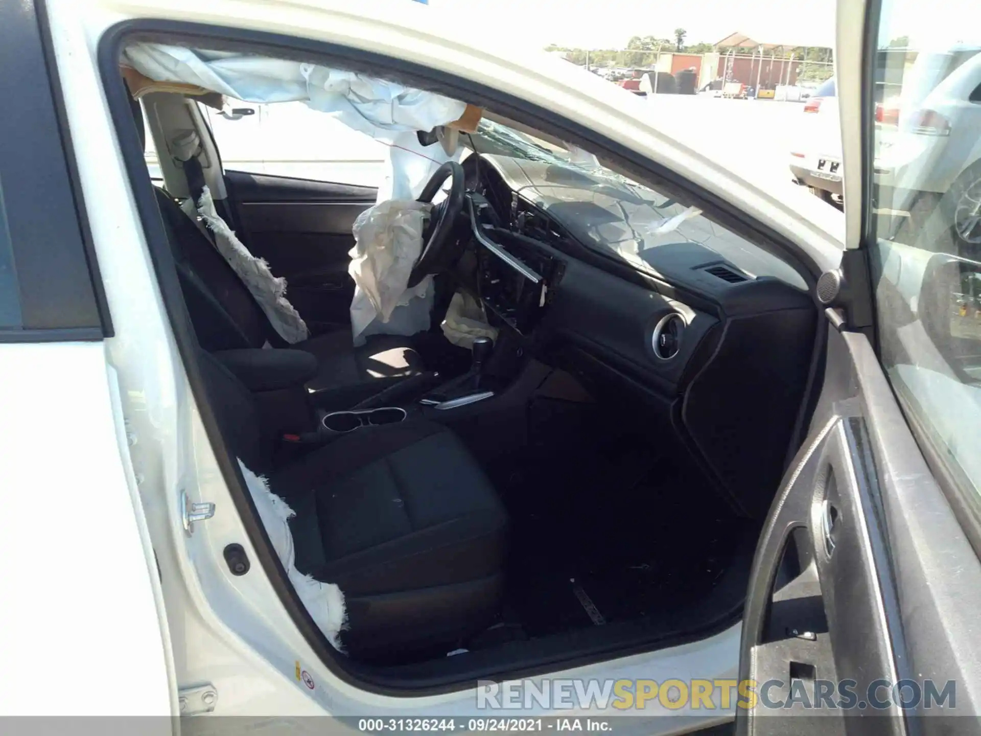 5 Photograph of a damaged car 2T1BURHE9KC191010 TOYOTA COROLLA 2019