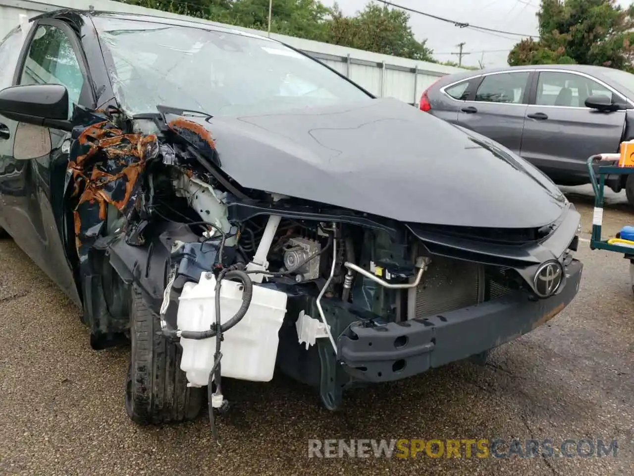 9 Photograph of a damaged car 2T1BURHE9KC192514 TOYOTA COROLLA 2019