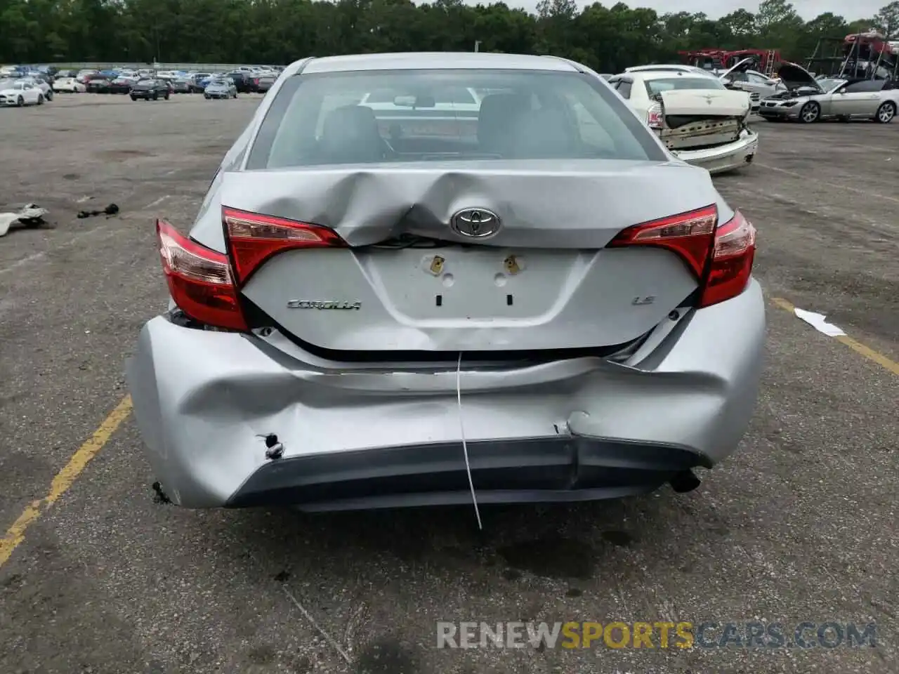 9 Photograph of a damaged car 2T1BURHE9KC194120 TOYOTA COROLLA 2019