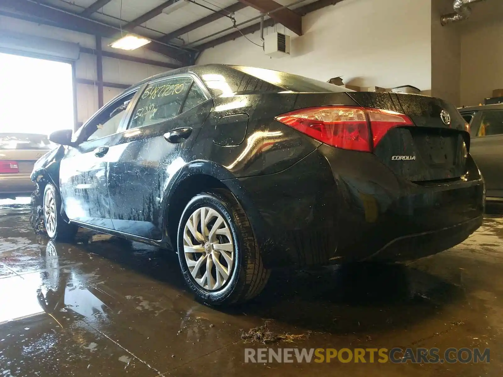 3 Photograph of a damaged car 2T1BURHE9KC194201 TOYOTA COROLLA 2019