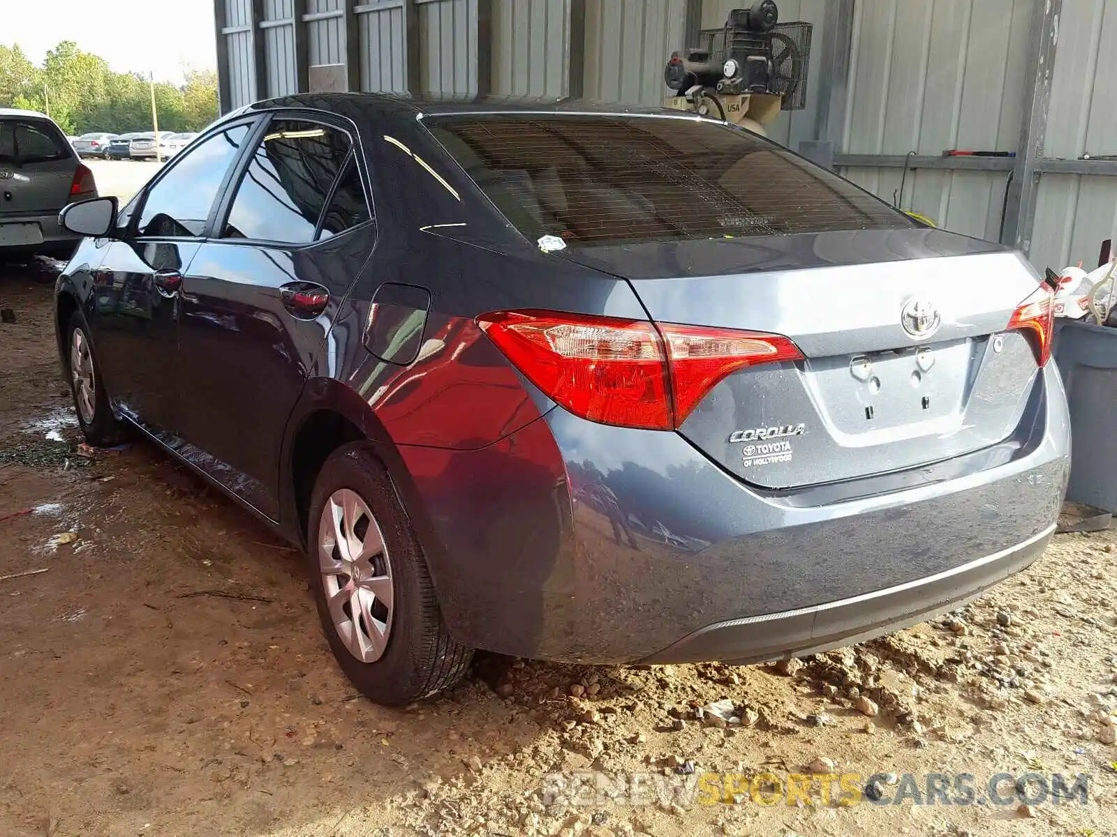 3 Photograph of a damaged car 2T1BURHE9KC195316 TOYOTA COROLLA 2019