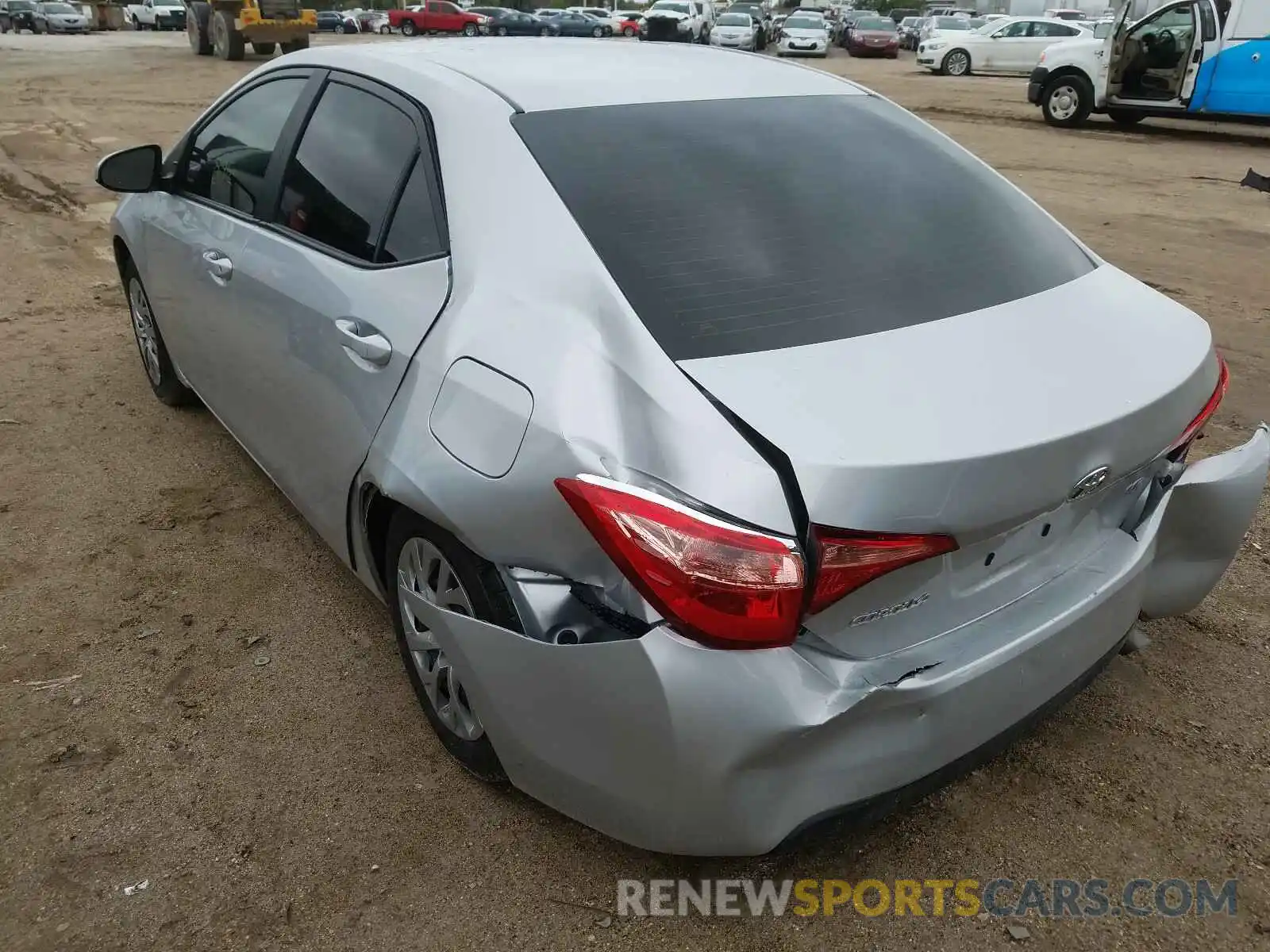 3 Photograph of a damaged car 2T1BURHE9KC196255 TOYOTA COROLLA 2019