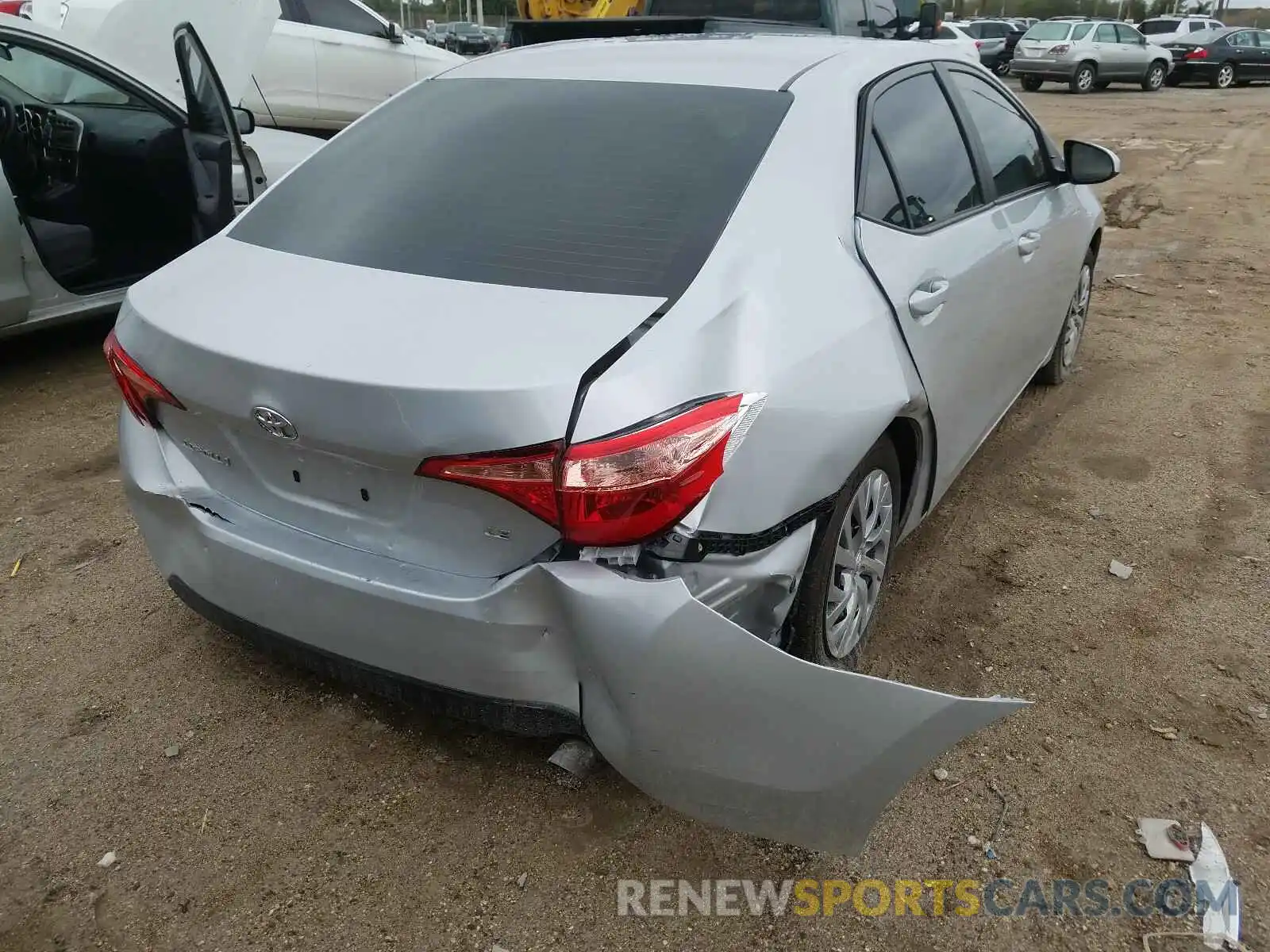 4 Photograph of a damaged car 2T1BURHE9KC196255 TOYOTA COROLLA 2019