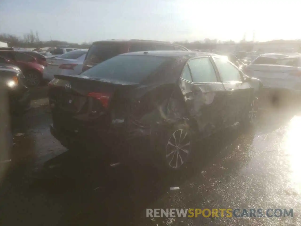 4 Photograph of a damaged car 2T1BURHE9KC196966 TOYOTA COROLLA 2019