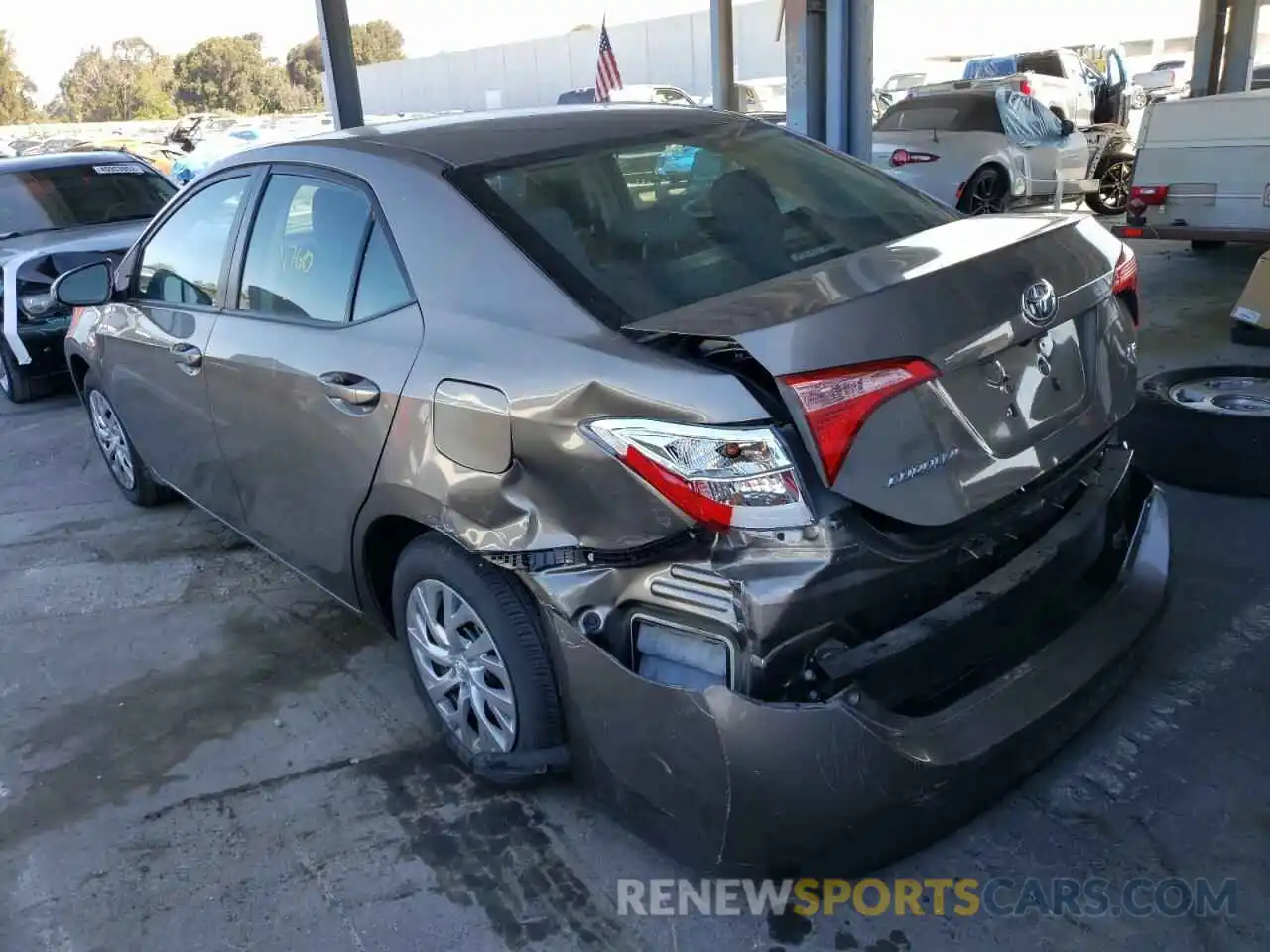 3 Photograph of a damaged car 2T1BURHE9KC197910 TOYOTA COROLLA 2019