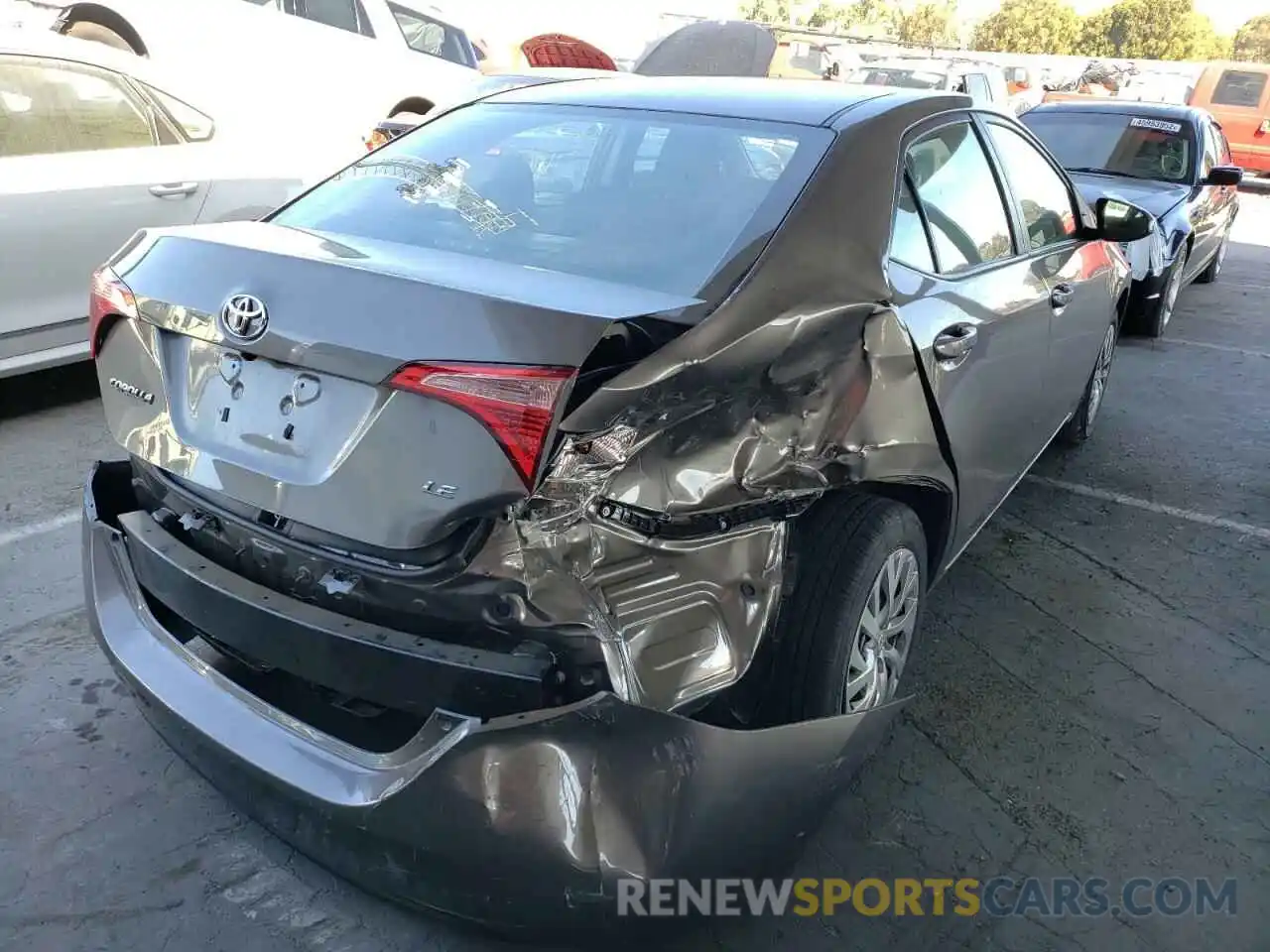 4 Photograph of a damaged car 2T1BURHE9KC197910 TOYOTA COROLLA 2019