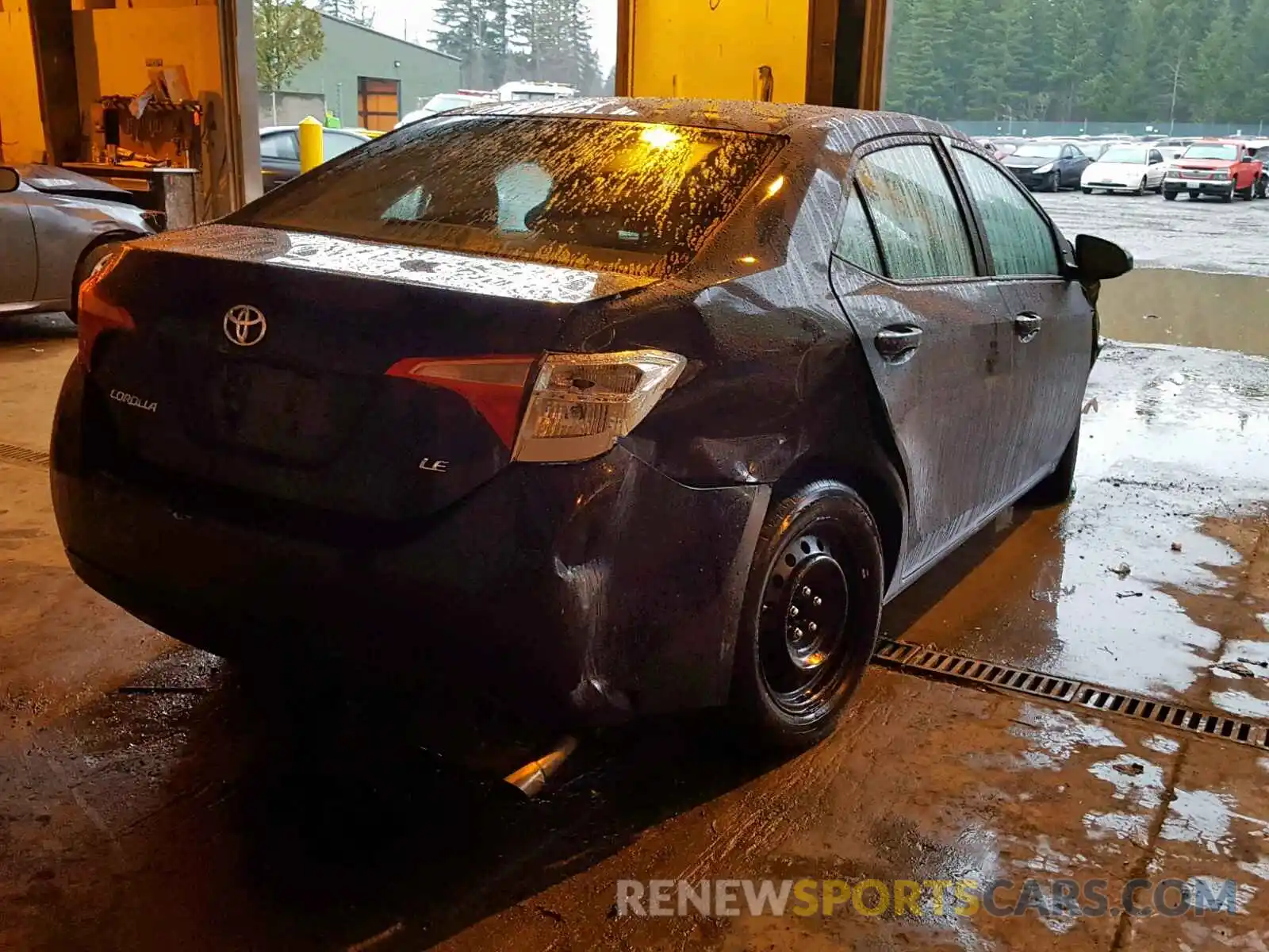 4 Photograph of a damaged car 2T1BURHE9KC199124 TOYOTA COROLLA 2019