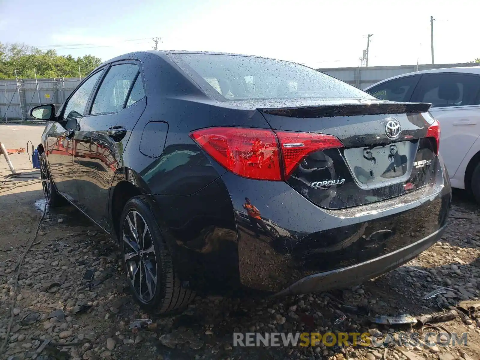 3 Photograph of a damaged car 2T1BURHE9KC199883 TOYOTA COROLLA 2019