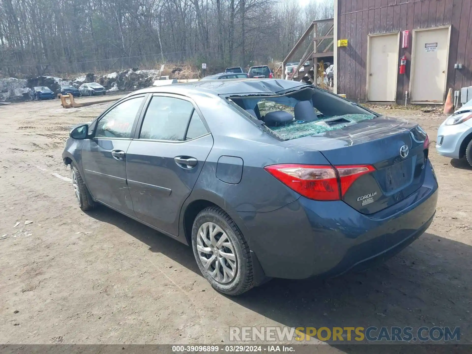 3 Photograph of a damaged car 2T1BURHE9KC200157 TOYOTA COROLLA 2019