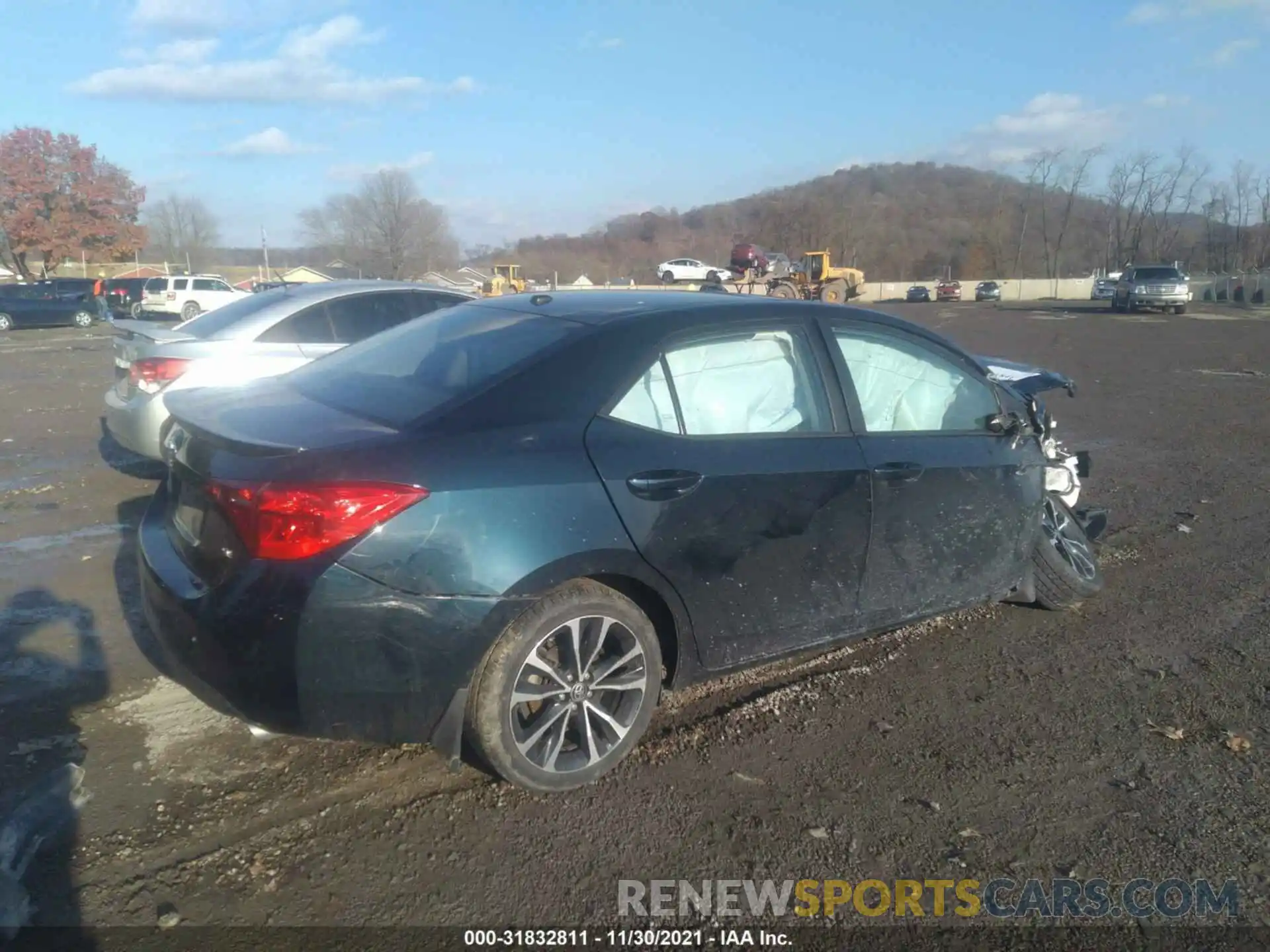 4 Photograph of a damaged car 2T1BURHE9KC200644 TOYOTA COROLLA 2019