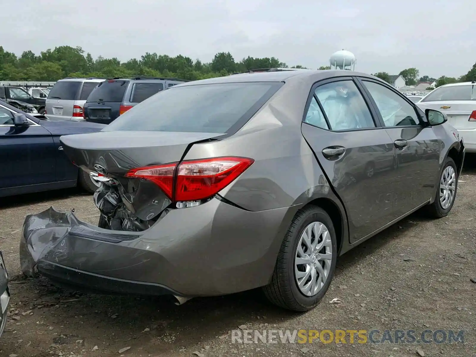 4 Photograph of a damaged car 2T1BURHE9KC201728 TOYOTA COROLLA 2019