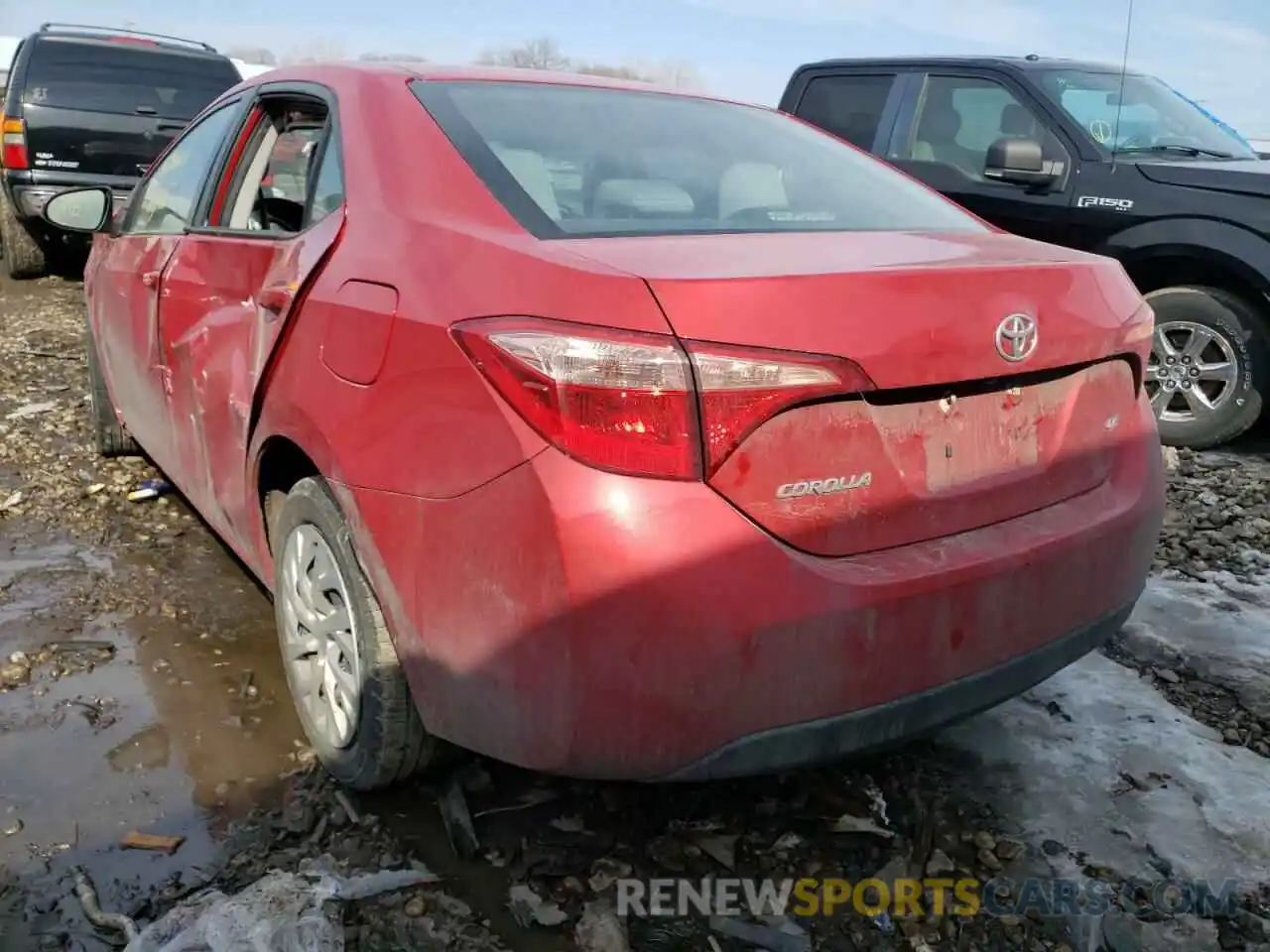 3 Photograph of a damaged car 2T1BURHE9KC202006 TOYOTA COROLLA 2019