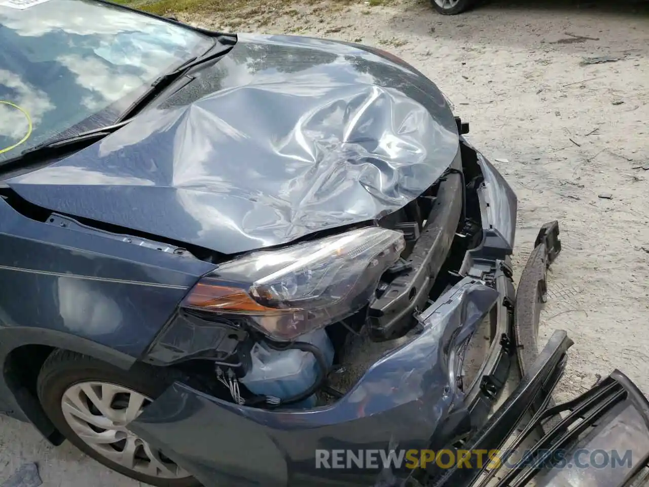 9 Photograph of a damaged car 2T1BURHE9KC202197 TOYOTA COROLLA 2019