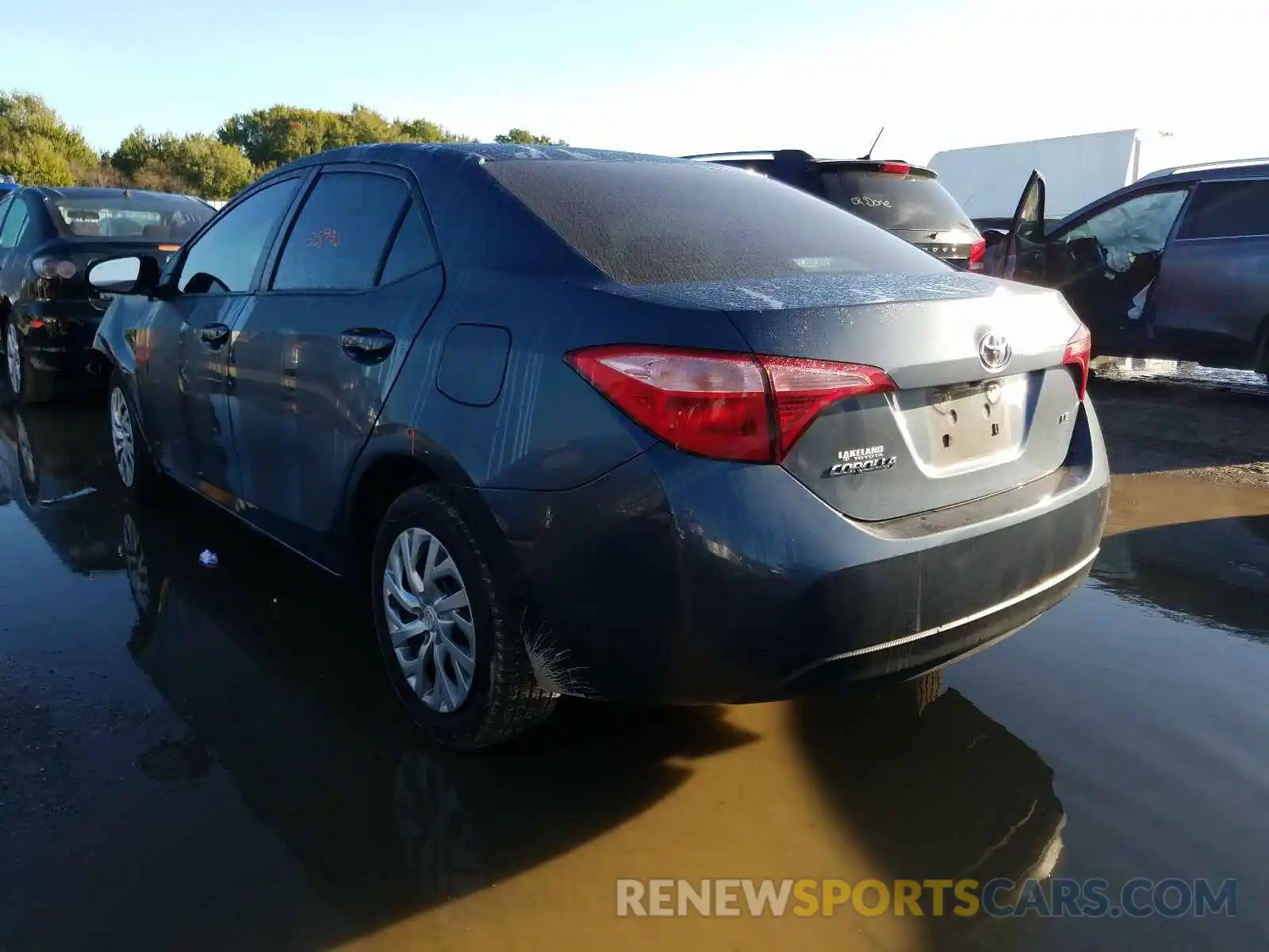 3 Photograph of a damaged car 2T1BURHE9KC202765 TOYOTA COROLLA 2019