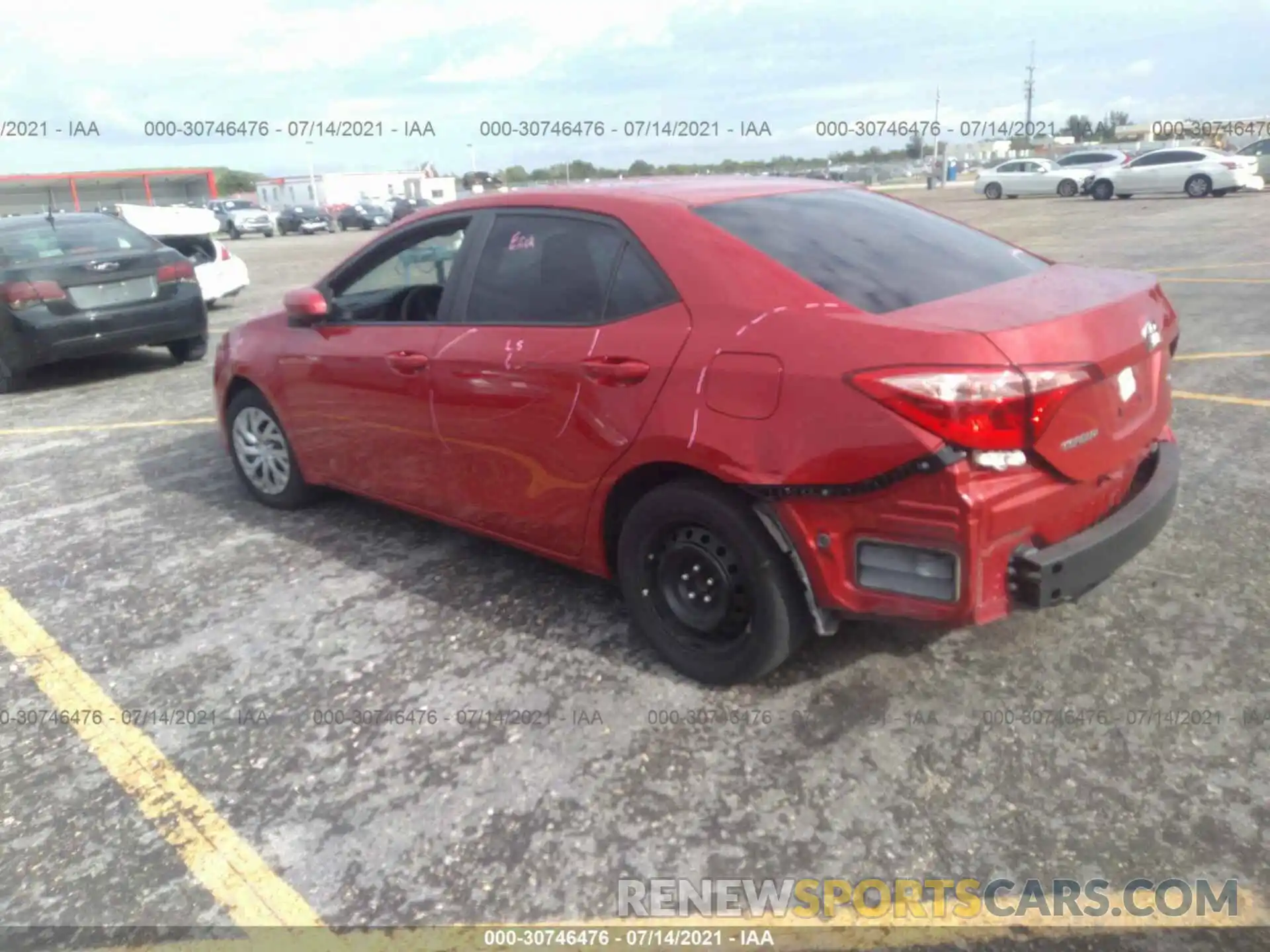 3 Photograph of a damaged car 2T1BURHE9KC204239 TOYOTA COROLLA 2019