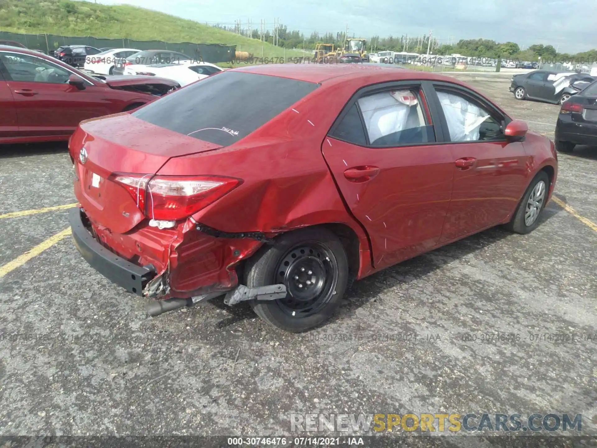 4 Photograph of a damaged car 2T1BURHE9KC204239 TOYOTA COROLLA 2019