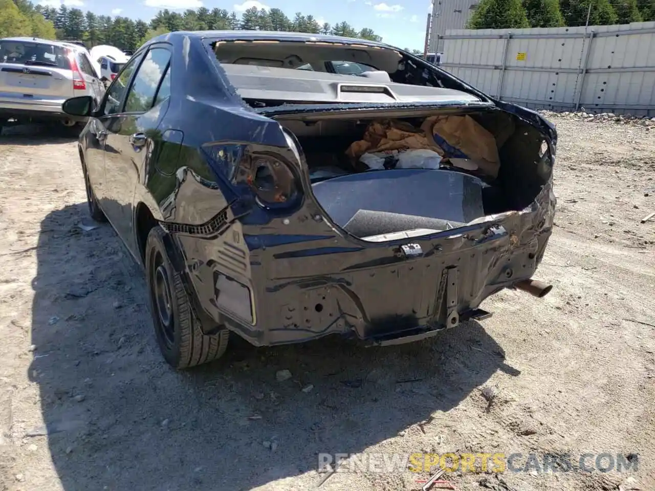 3 Photograph of a damaged car 2T1BURHE9KC204547 TOYOTA COROLLA 2019