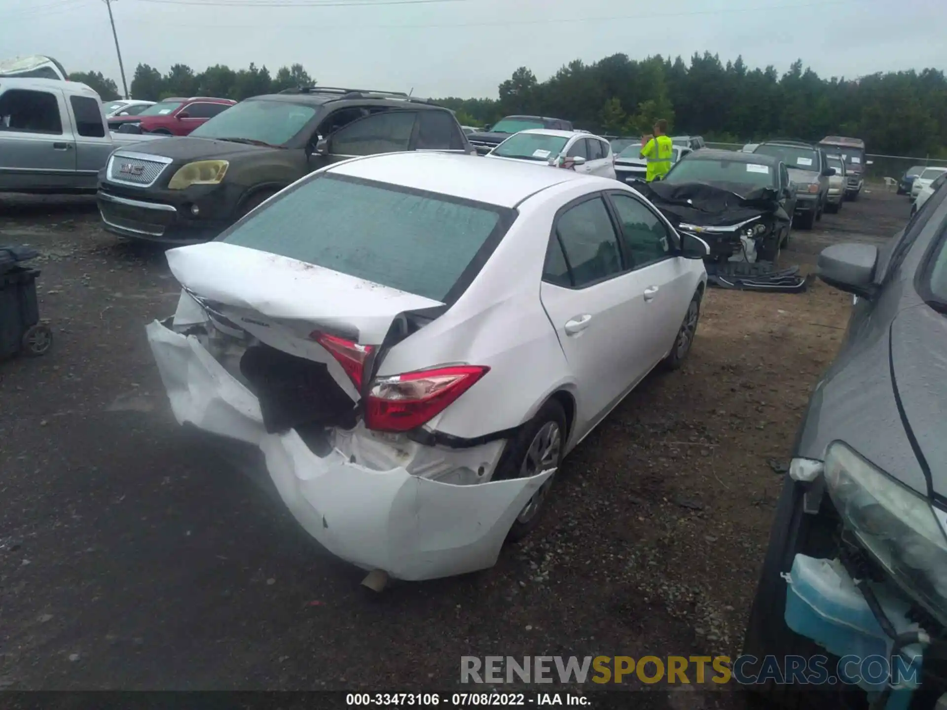 4 Photograph of a damaged car 2T1BURHE9KC204693 TOYOTA COROLLA 2019