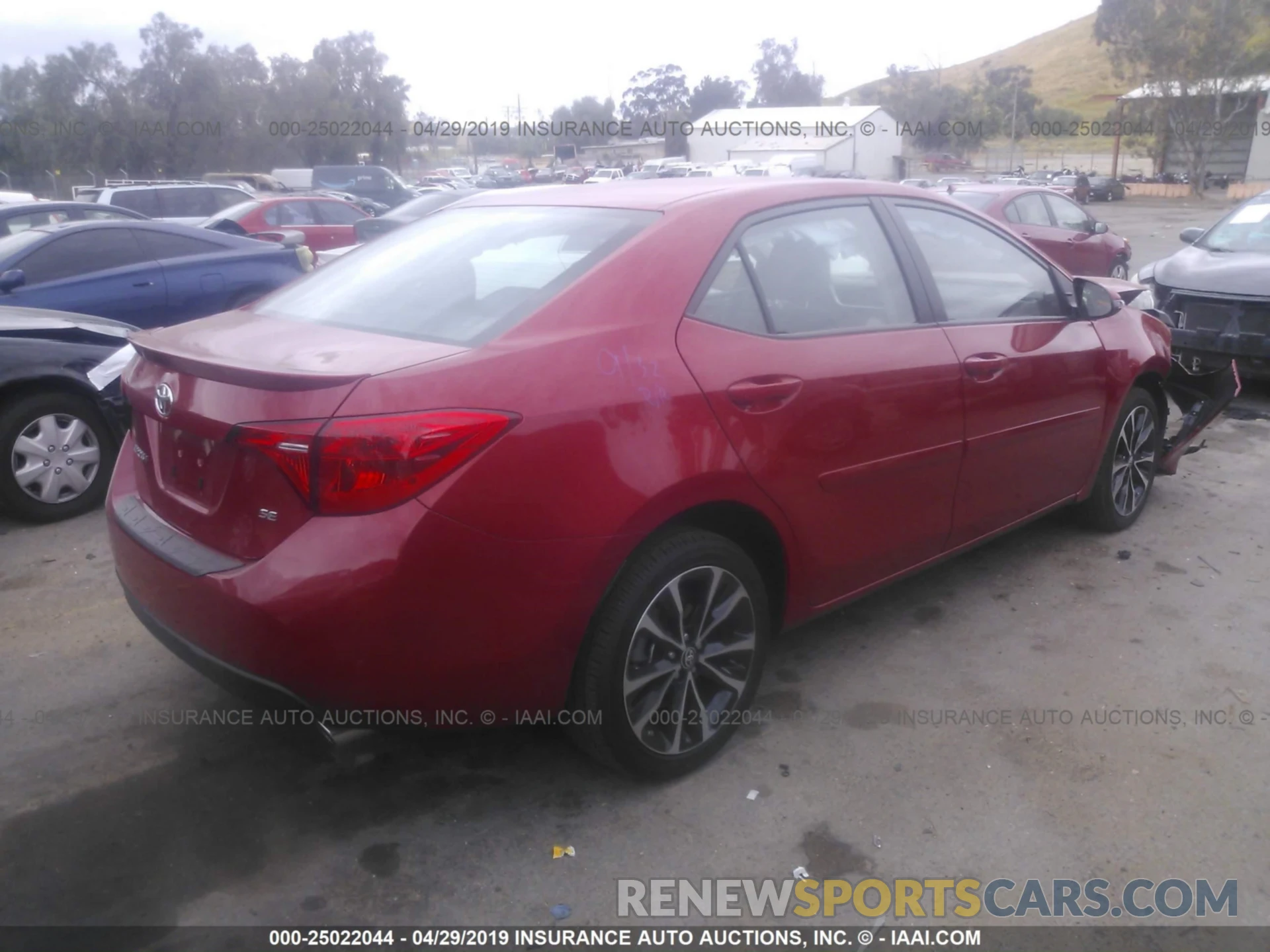 4 Photograph of a damaged car 2T1BURHE9KC205228 TOYOTA COROLLA 2019