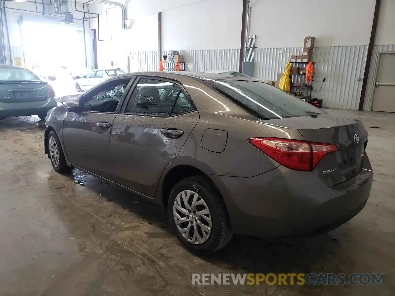 3 Photograph of a damaged car 2T1BURHE9KC206198 TOYOTA COROLLA 2019