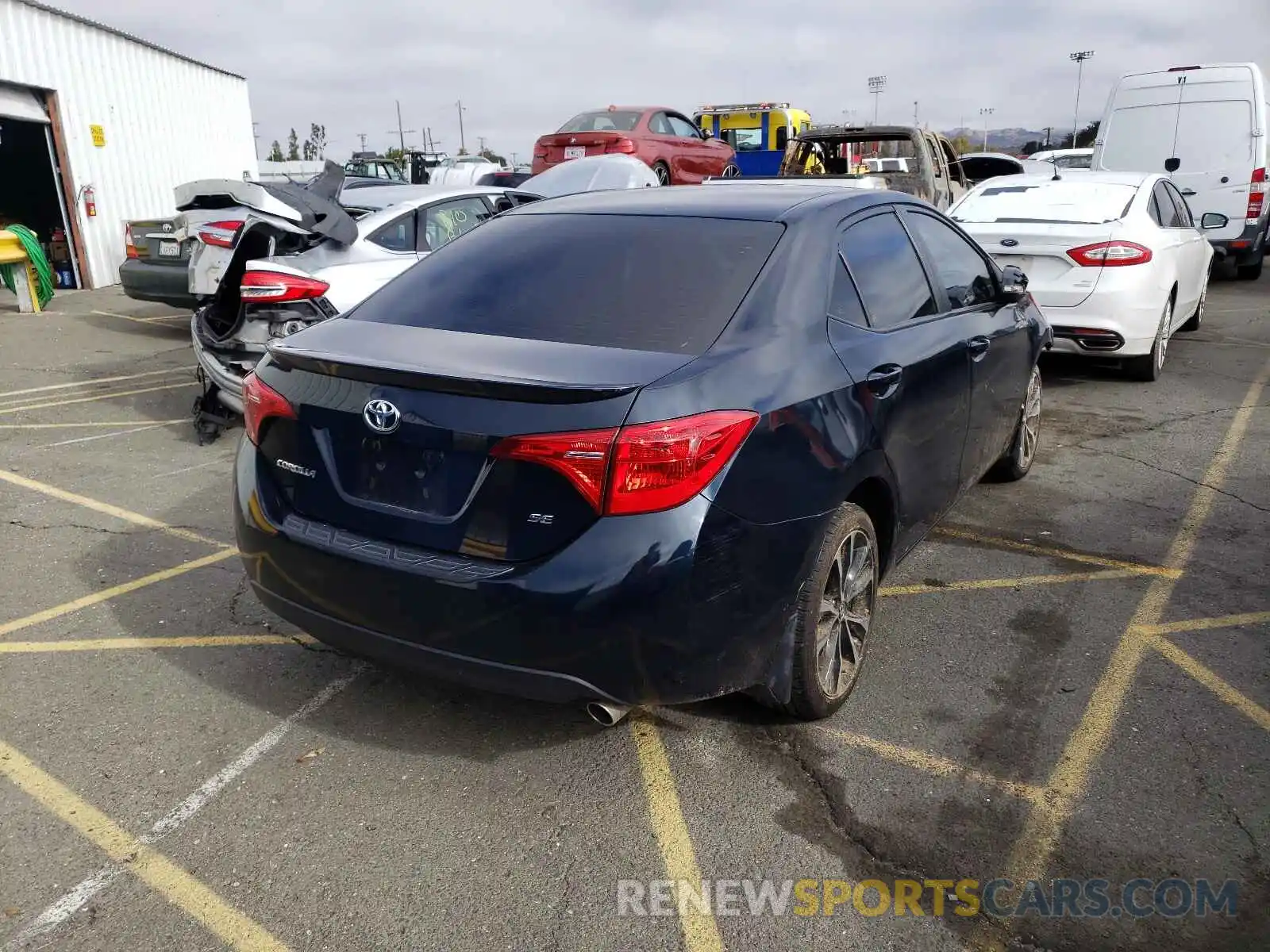 4 Photograph of a damaged car 2T1BURHE9KC206976 TOYOTA COROLLA 2019