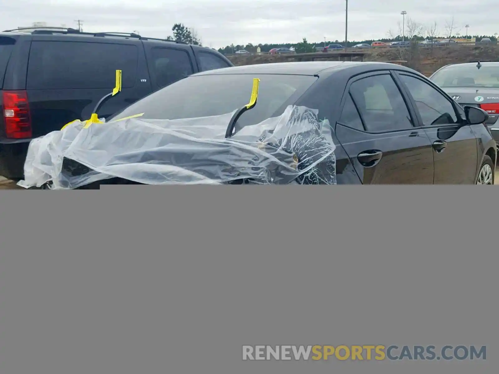 4 Photograph of a damaged car 2T1BURHE9KC207044 TOYOTA COROLLA 2019