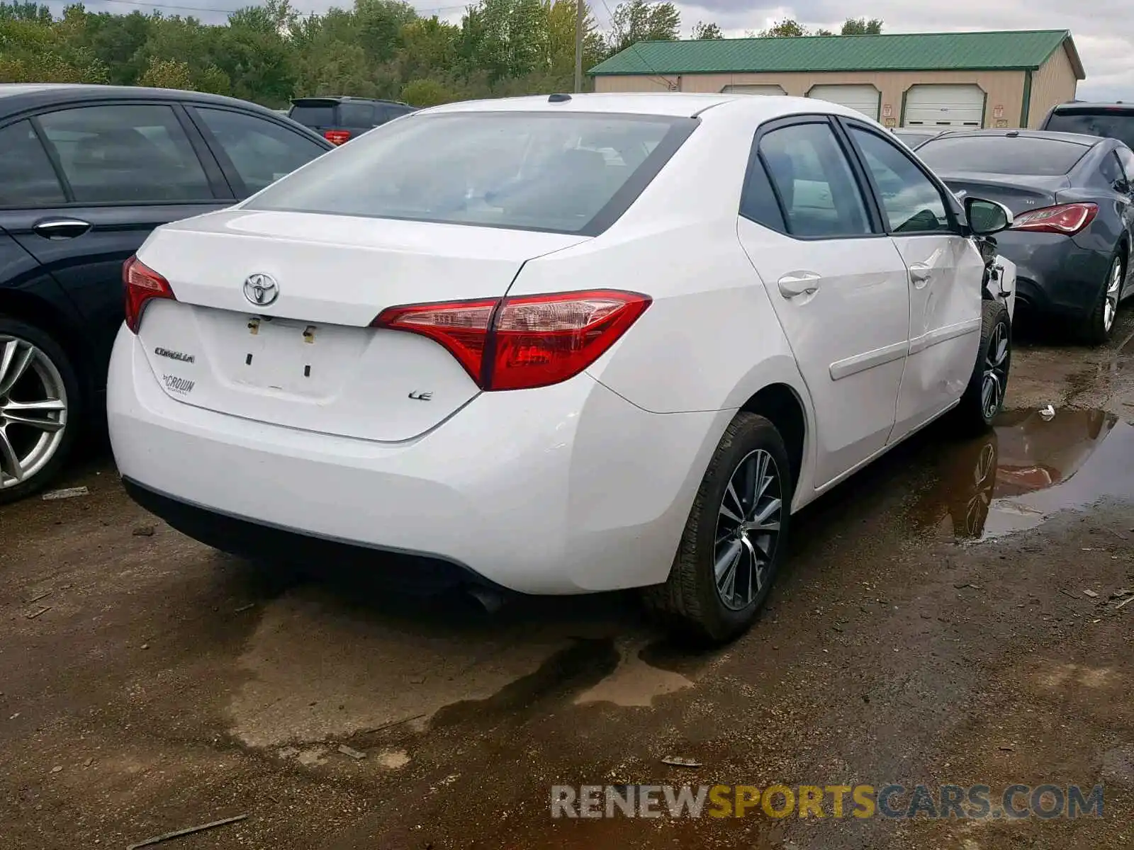 4 Photograph of a damaged car 2T1BURHE9KC208162 TOYOTA COROLLA 2019