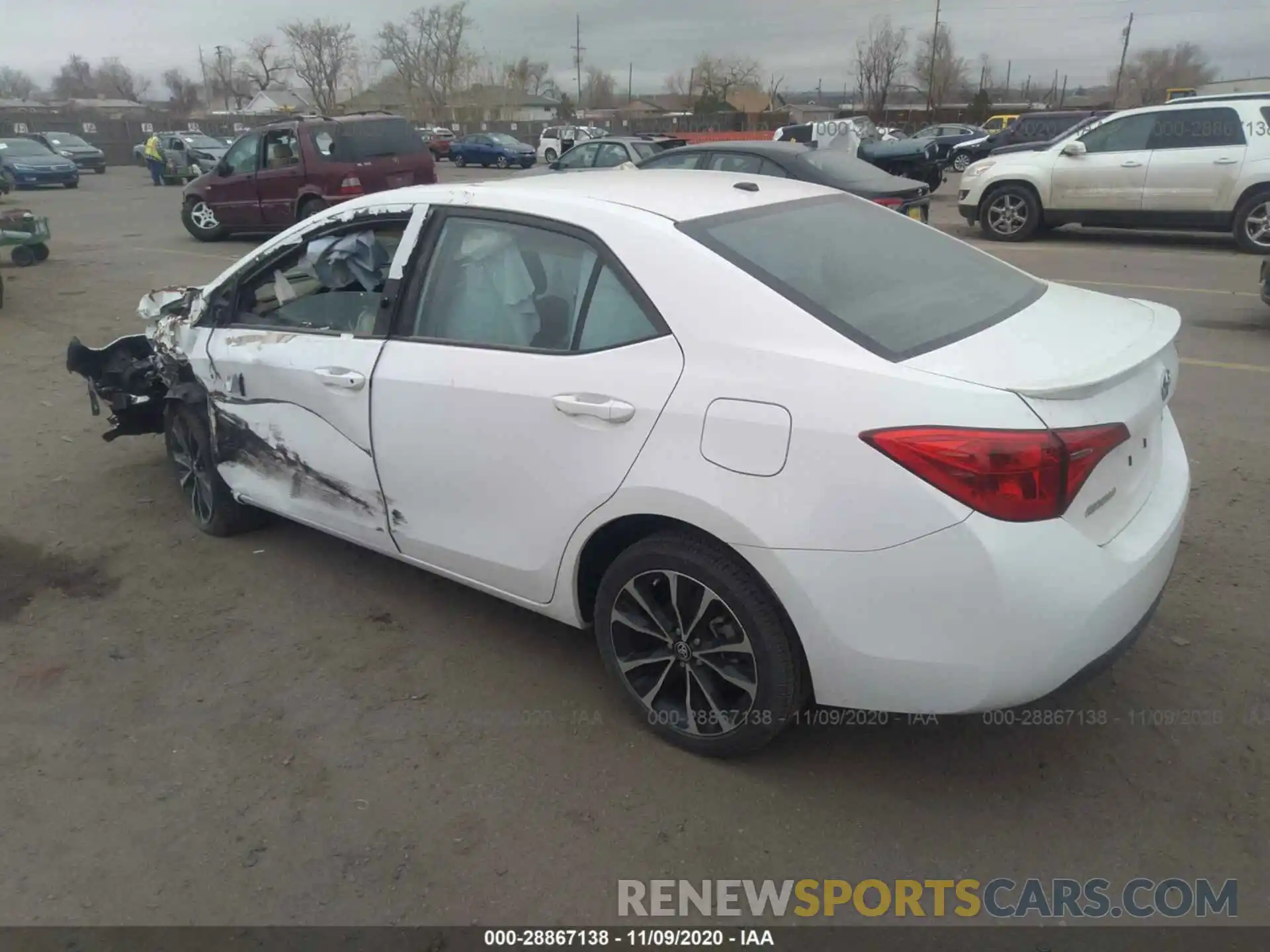 3 Photograph of a damaged car 2T1BURHE9KC209263 TOYOTA COROLLA 2019