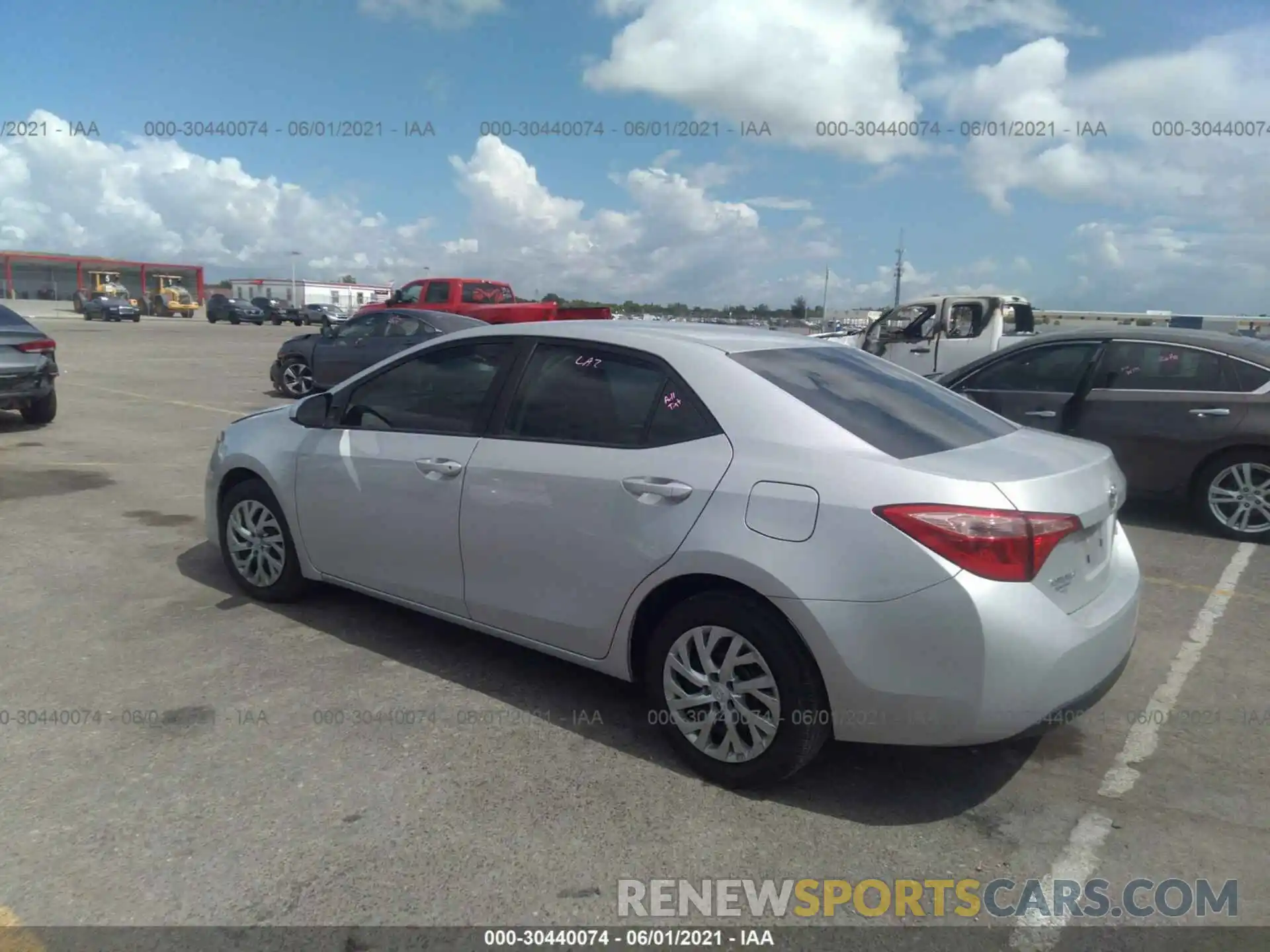 3 Photograph of a damaged car 2T1BURHE9KC210557 TOYOTA COROLLA 2019