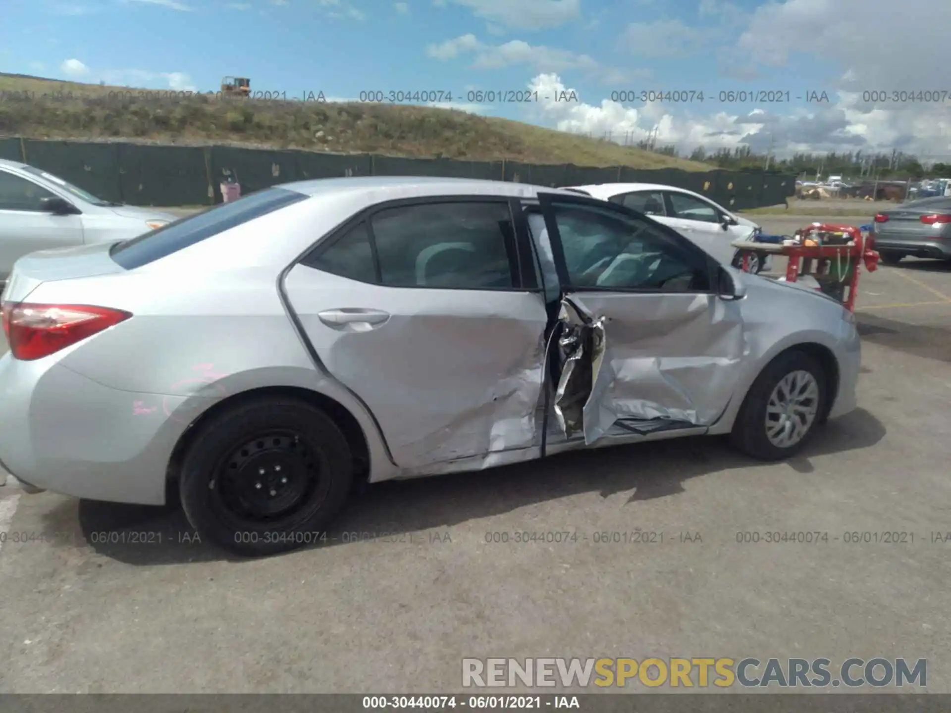 6 Photograph of a damaged car 2T1BURHE9KC210557 TOYOTA COROLLA 2019