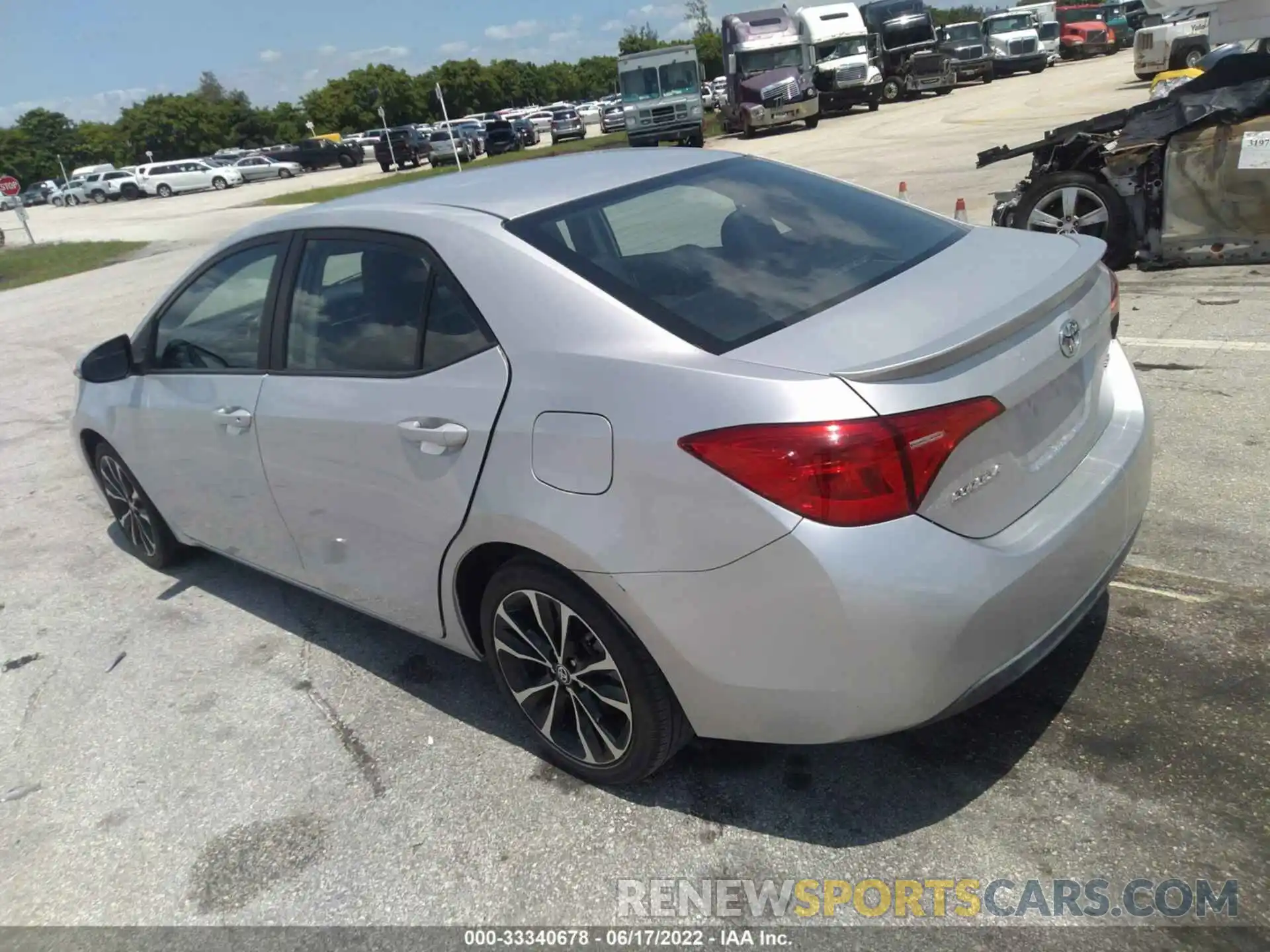 3 Photograph of a damaged car 2T1BURHE9KC210638 TOYOTA COROLLA 2019