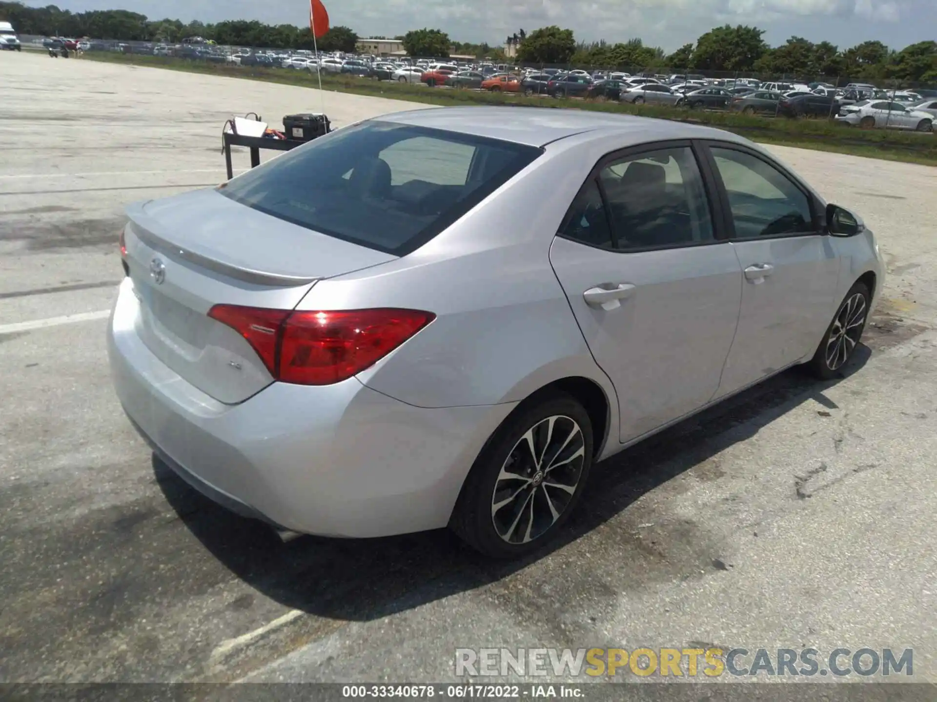 4 Photograph of a damaged car 2T1BURHE9KC210638 TOYOTA COROLLA 2019