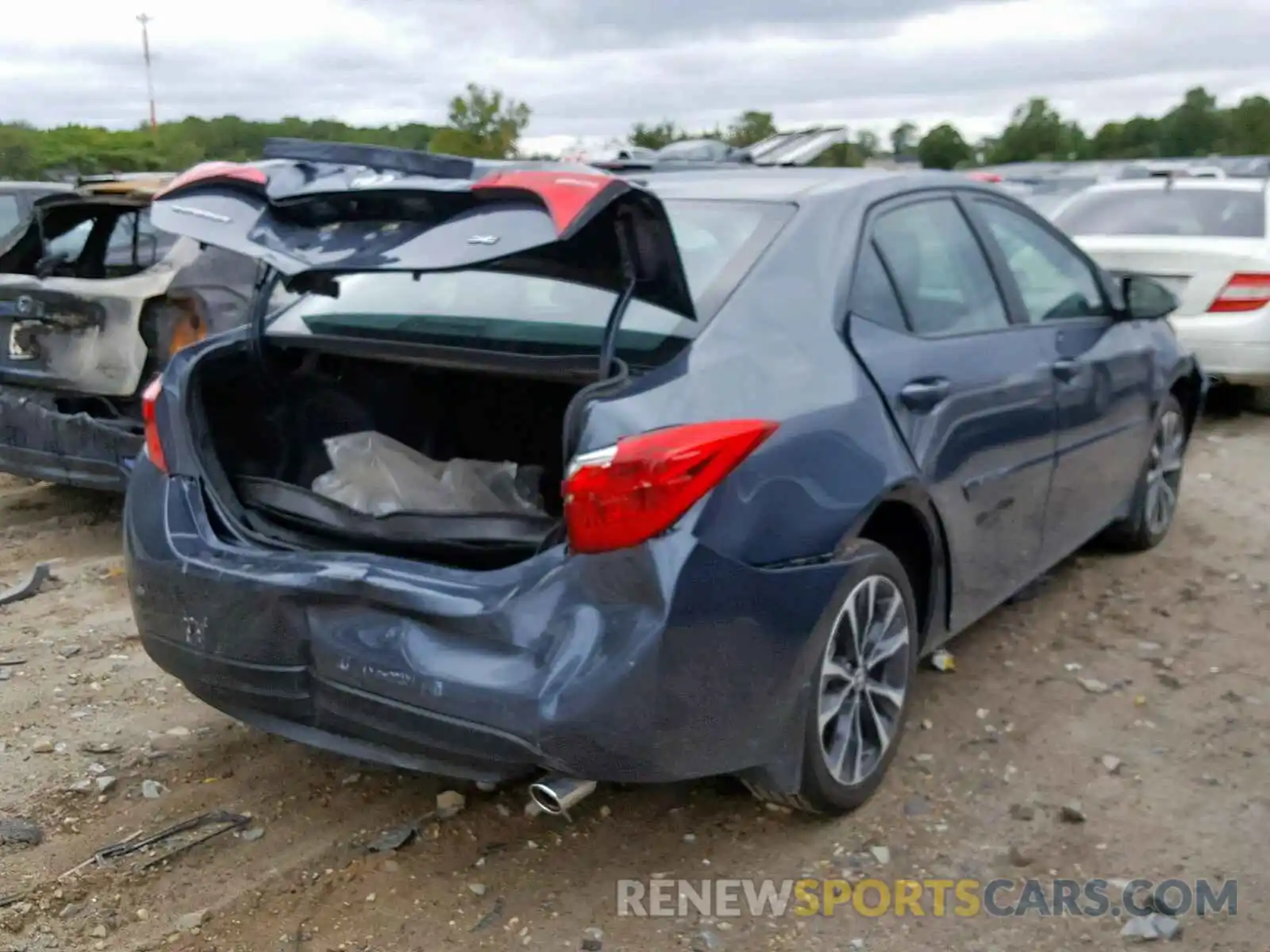 4 Photograph of a damaged car 2T1BURHE9KC210722 TOYOTA COROLLA 2019