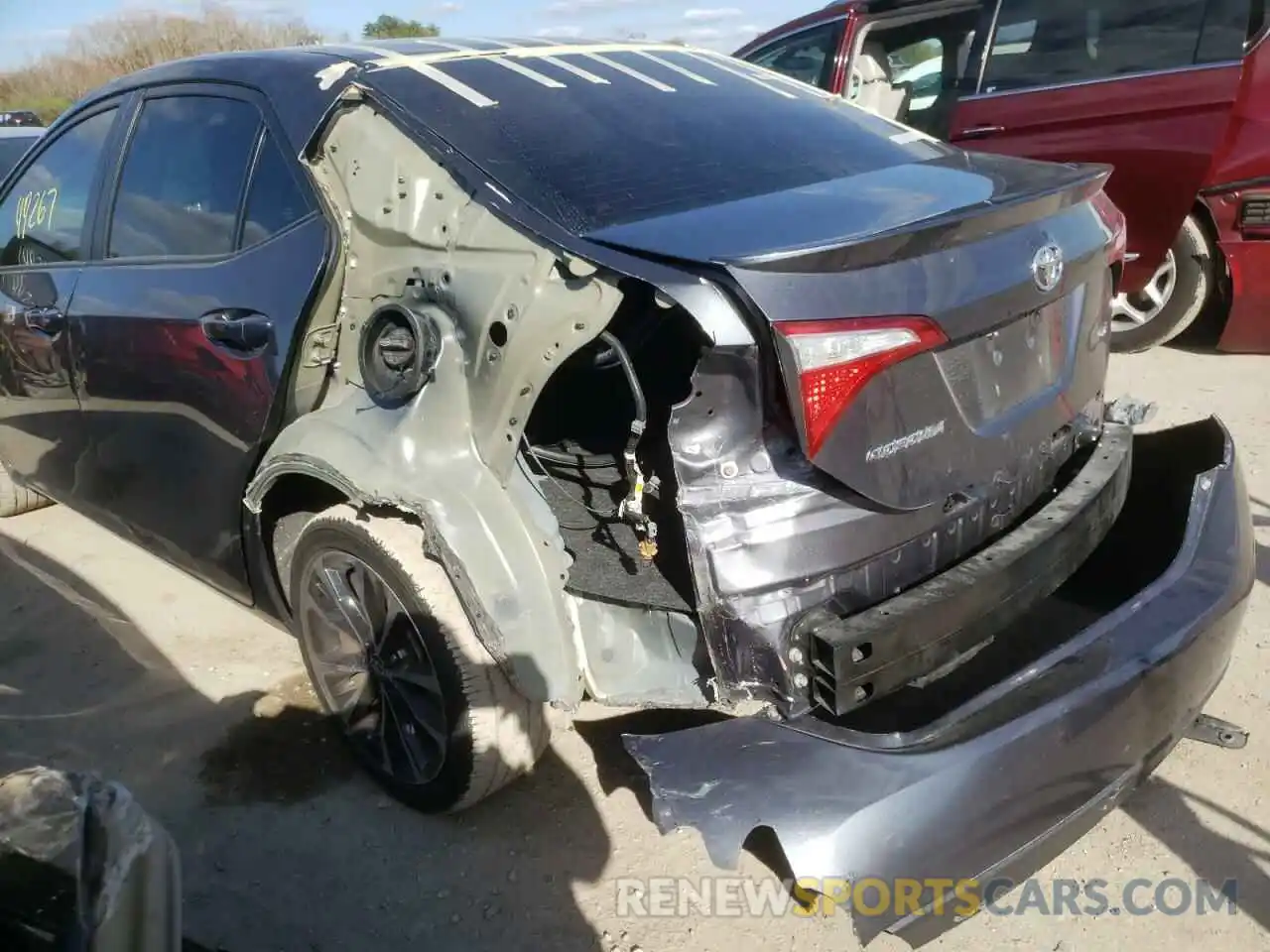 9 Photograph of a damaged car 2T1BURHE9KC211479 TOYOTA COROLLA 2019