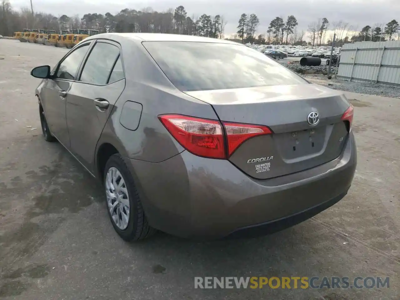 3 Photograph of a damaged car 2T1BURHE9KC212180 TOYOTA COROLLA 2019