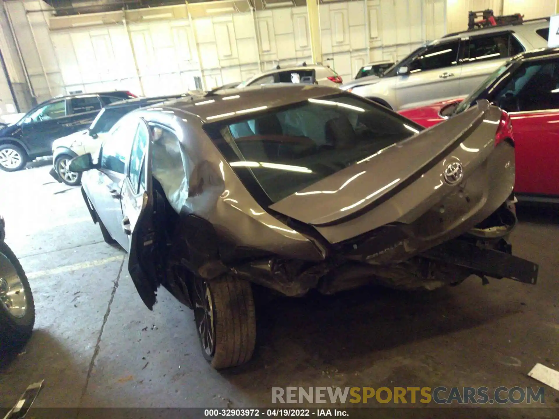 3 Photograph of a damaged car 2T1BURHE9KC212258 TOYOTA COROLLA 2019