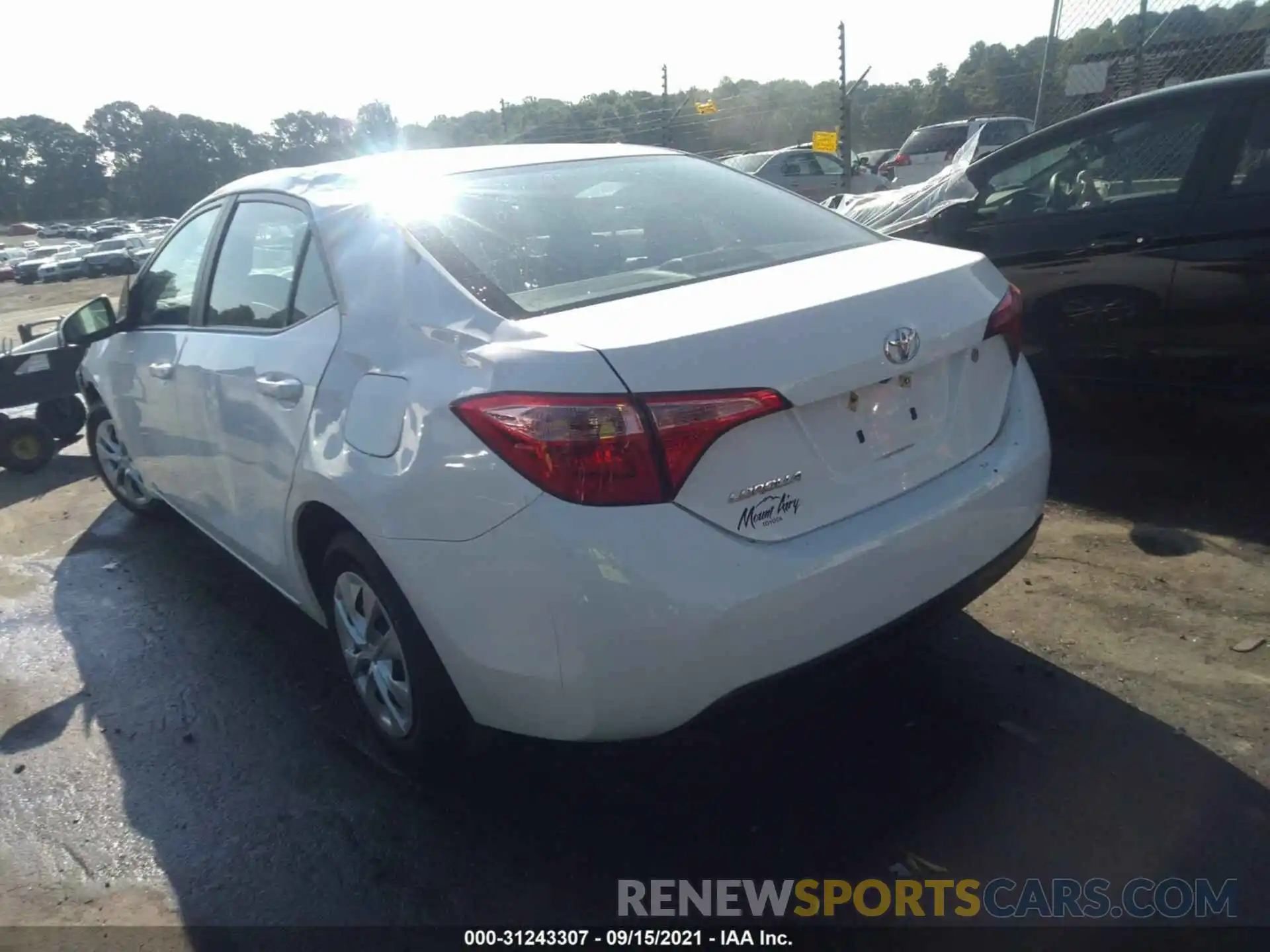 3 Photograph of a damaged car 2T1BURHE9KC212440 TOYOTA COROLLA 2019