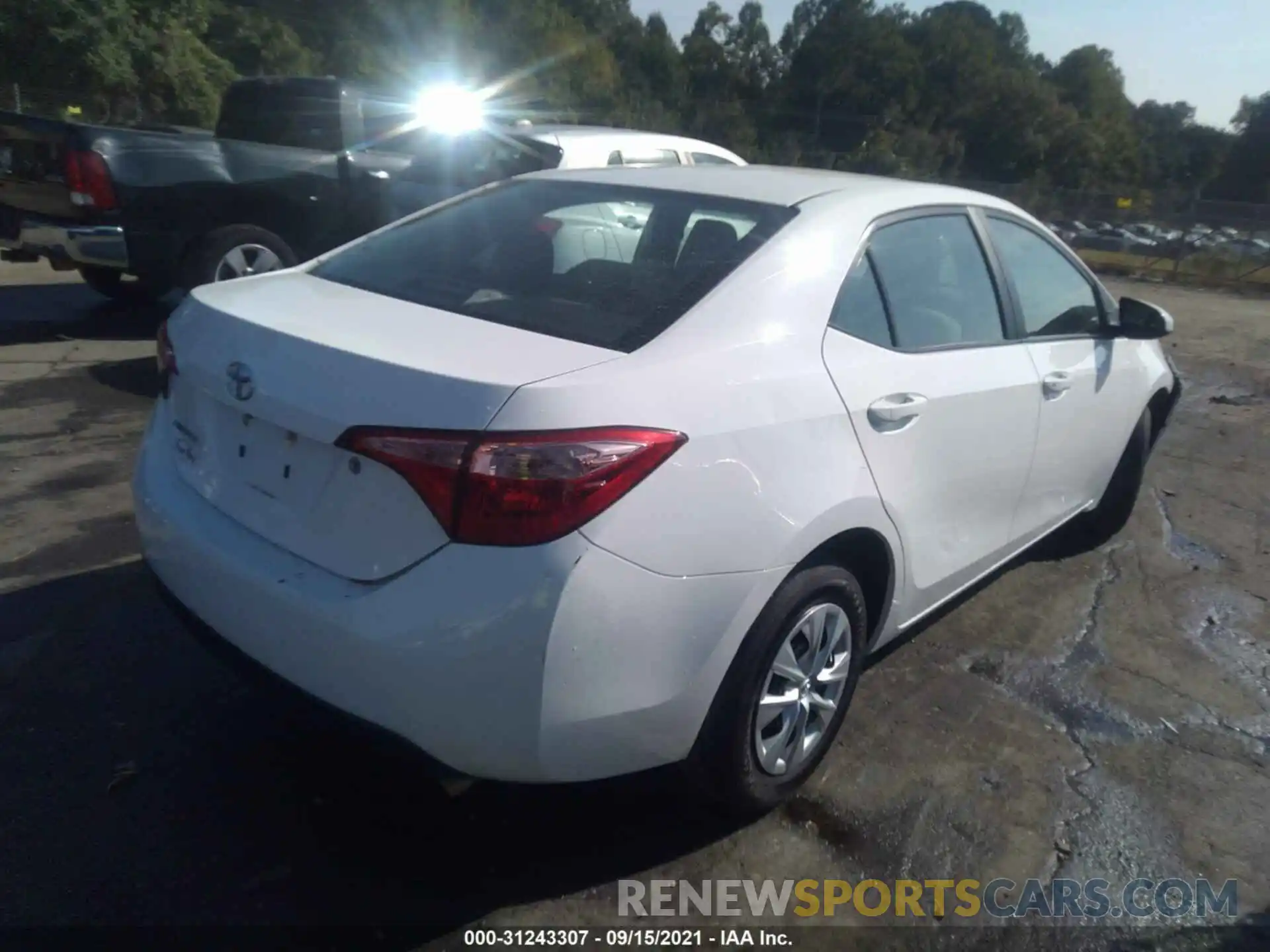 4 Photograph of a damaged car 2T1BURHE9KC212440 TOYOTA COROLLA 2019