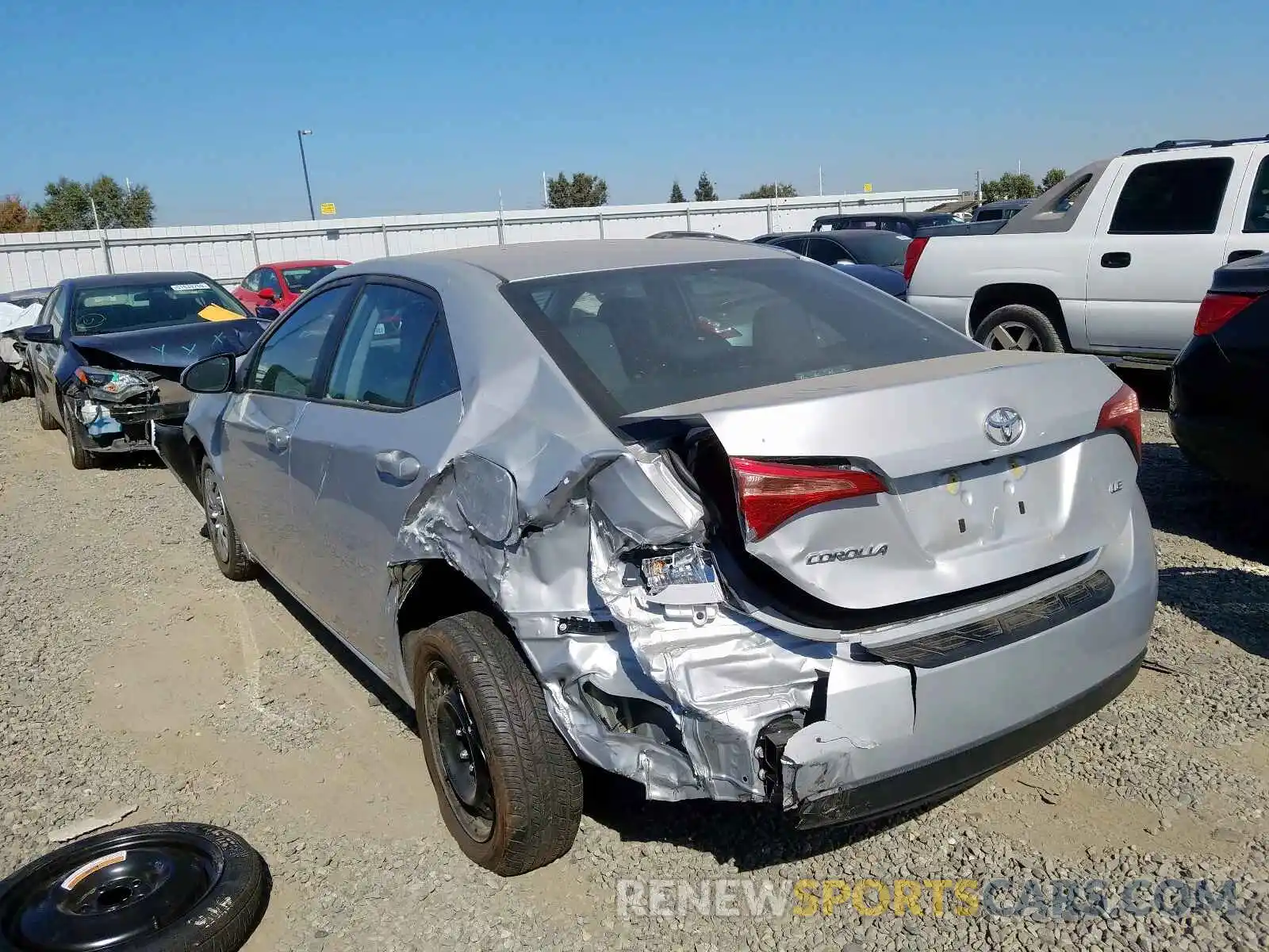 3 Photograph of a damaged car 2T1BURHE9KC212549 TOYOTA COROLLA 2019